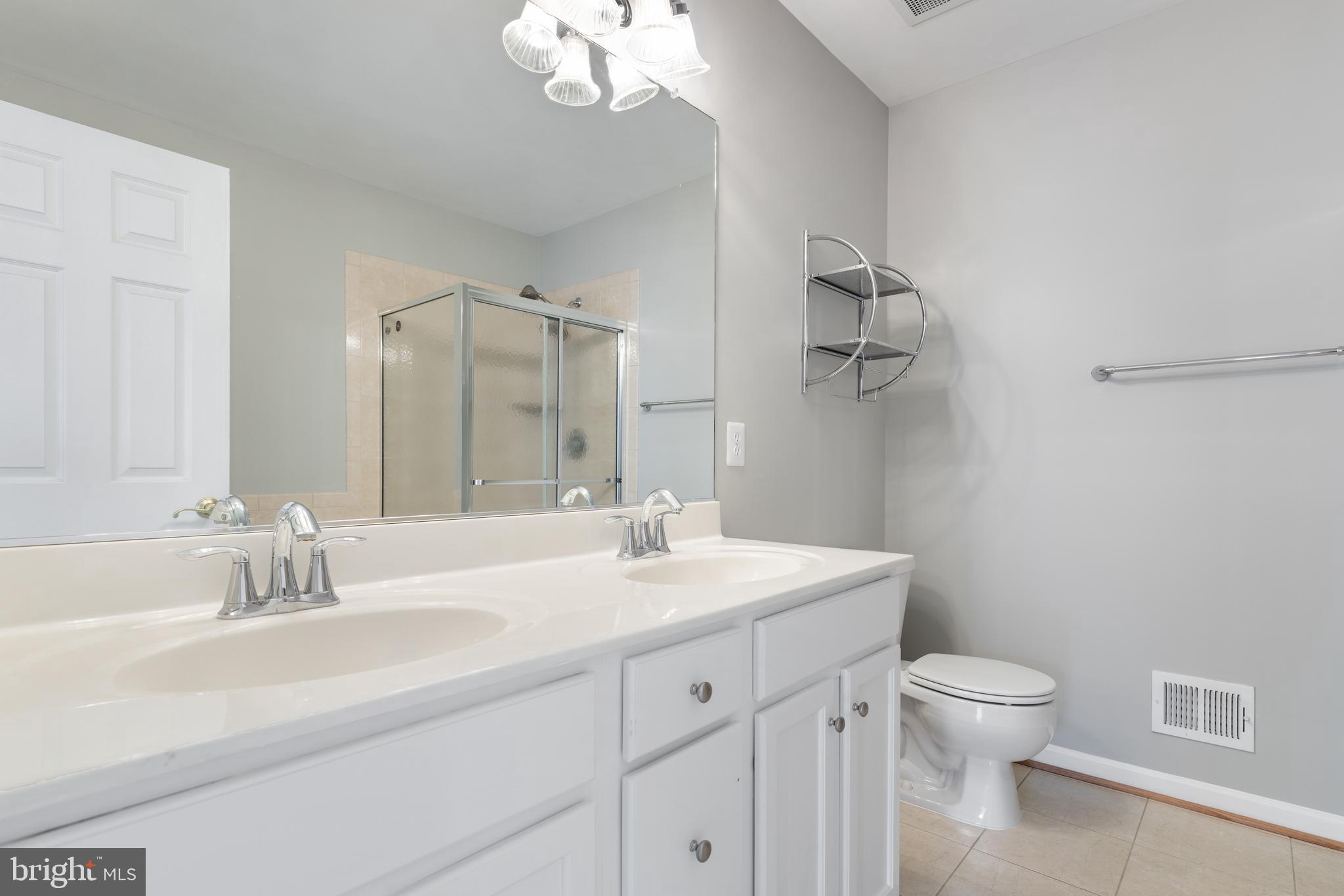 RESIDENCES AT BRAMBLETON - Residential Lease