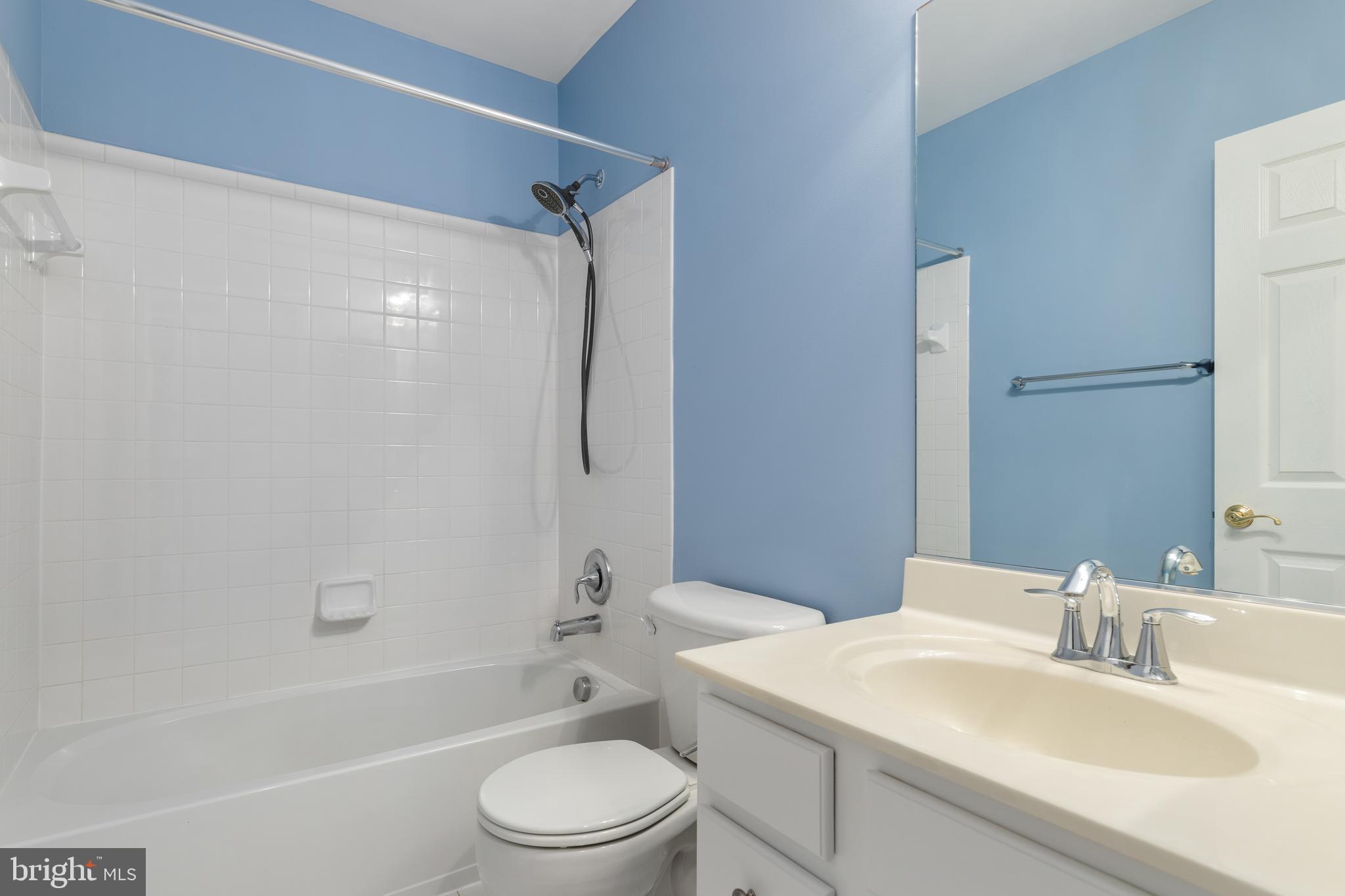 RESIDENCES AT BRAMBLETON - Residential Lease