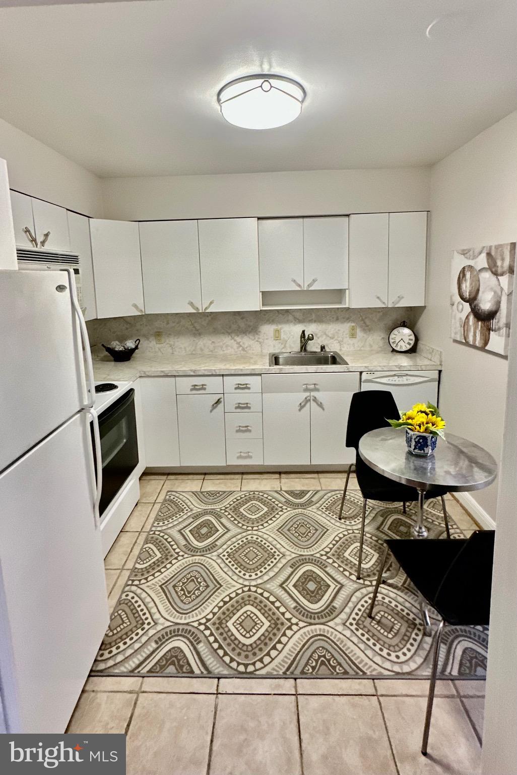 ONE BETHESDA CTR - Residential