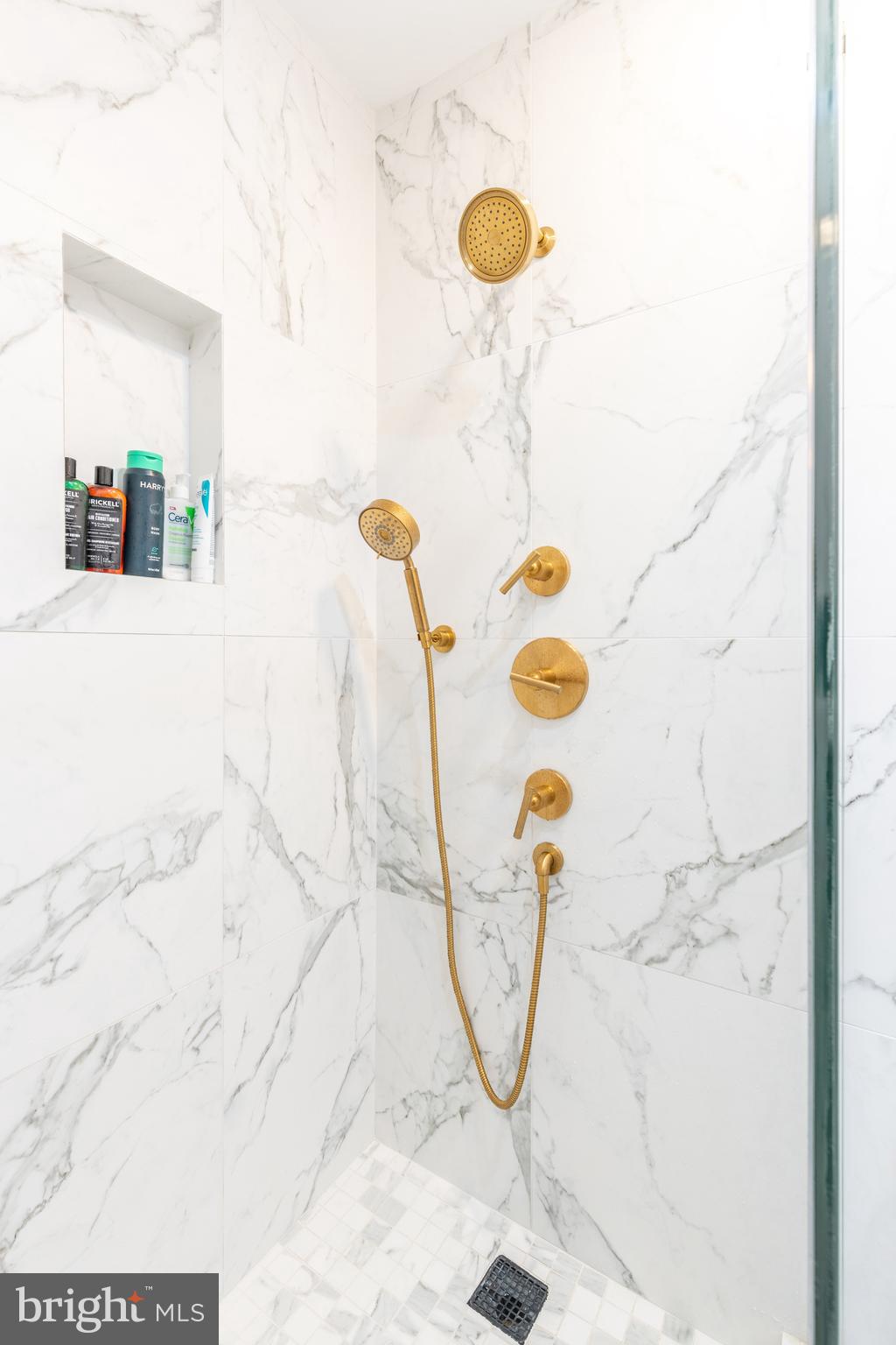 BELLA VISTA - Residential