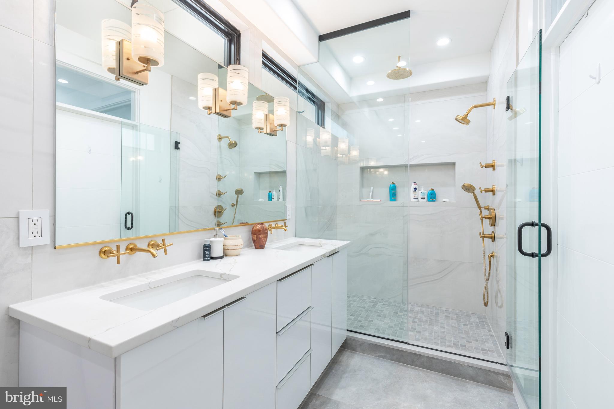 BELLA VISTA - Residential