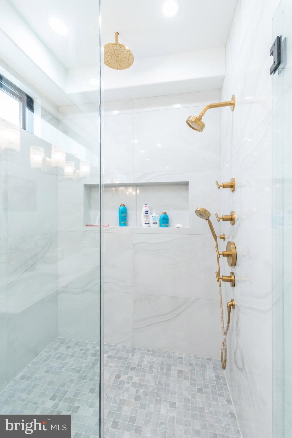 BELLA VISTA - Residential