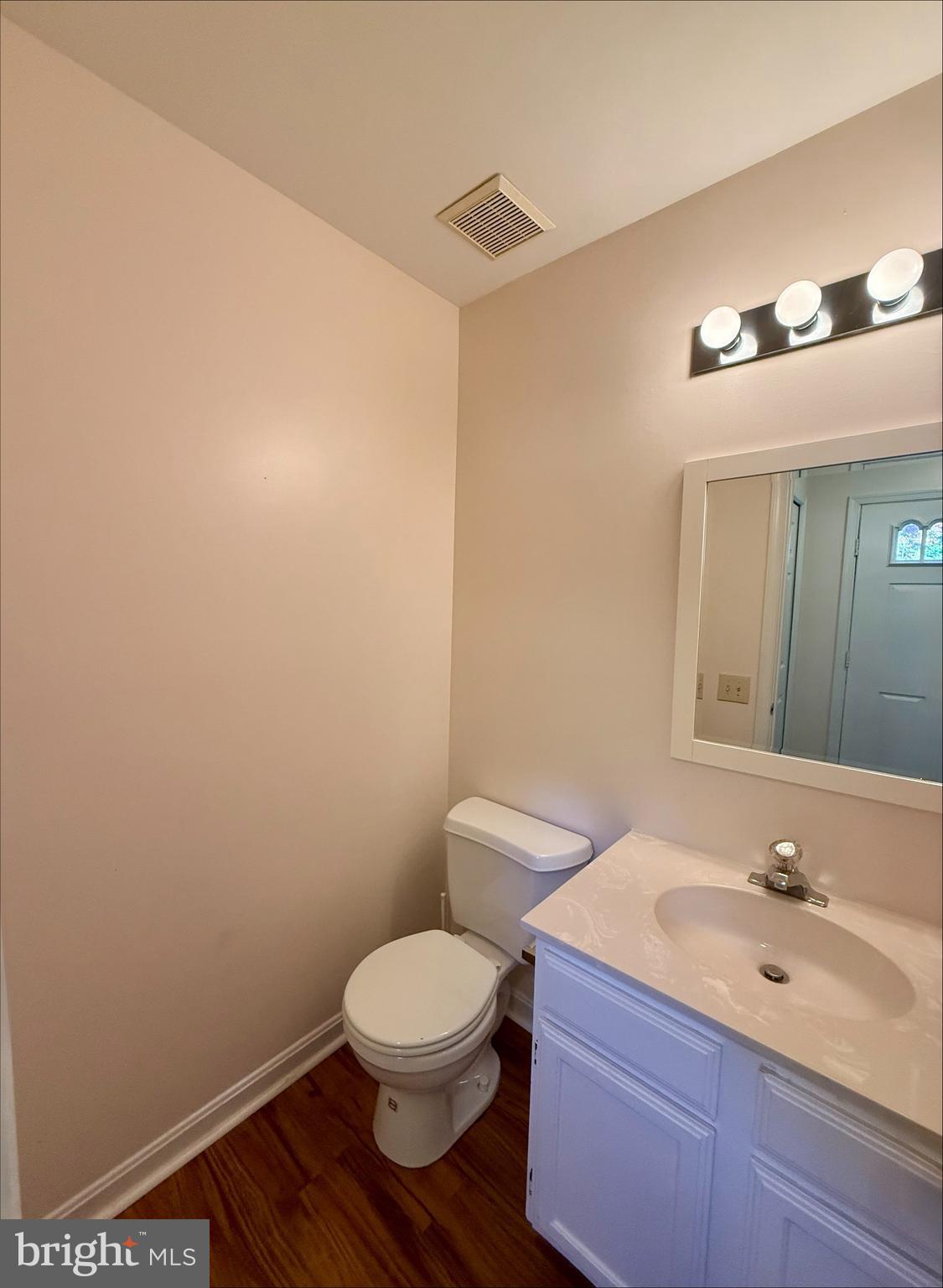 SPRING KNOLL - Residential Lease