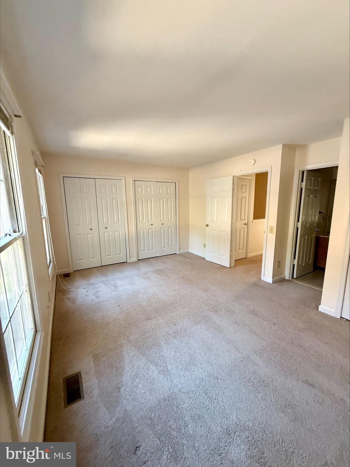 SPRING KNOLL - Residential Lease