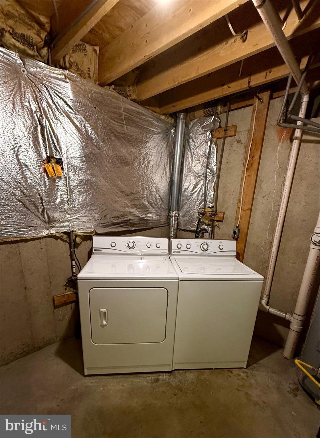 SPRING KNOLL - Residential Lease