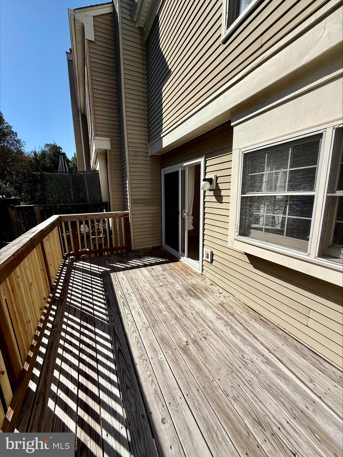 SPRING KNOLL - Residential Lease