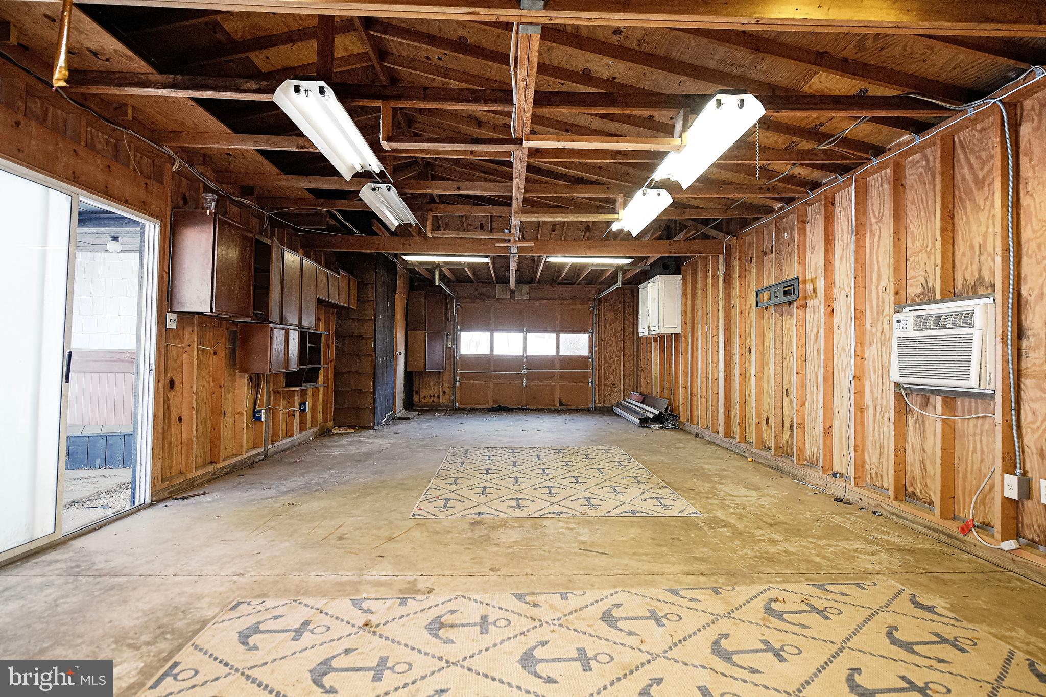 CHARLES MANOR - Residential