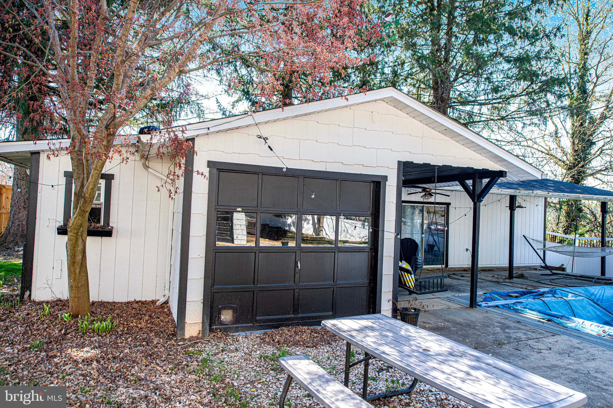 CHARLES MANOR - Residential