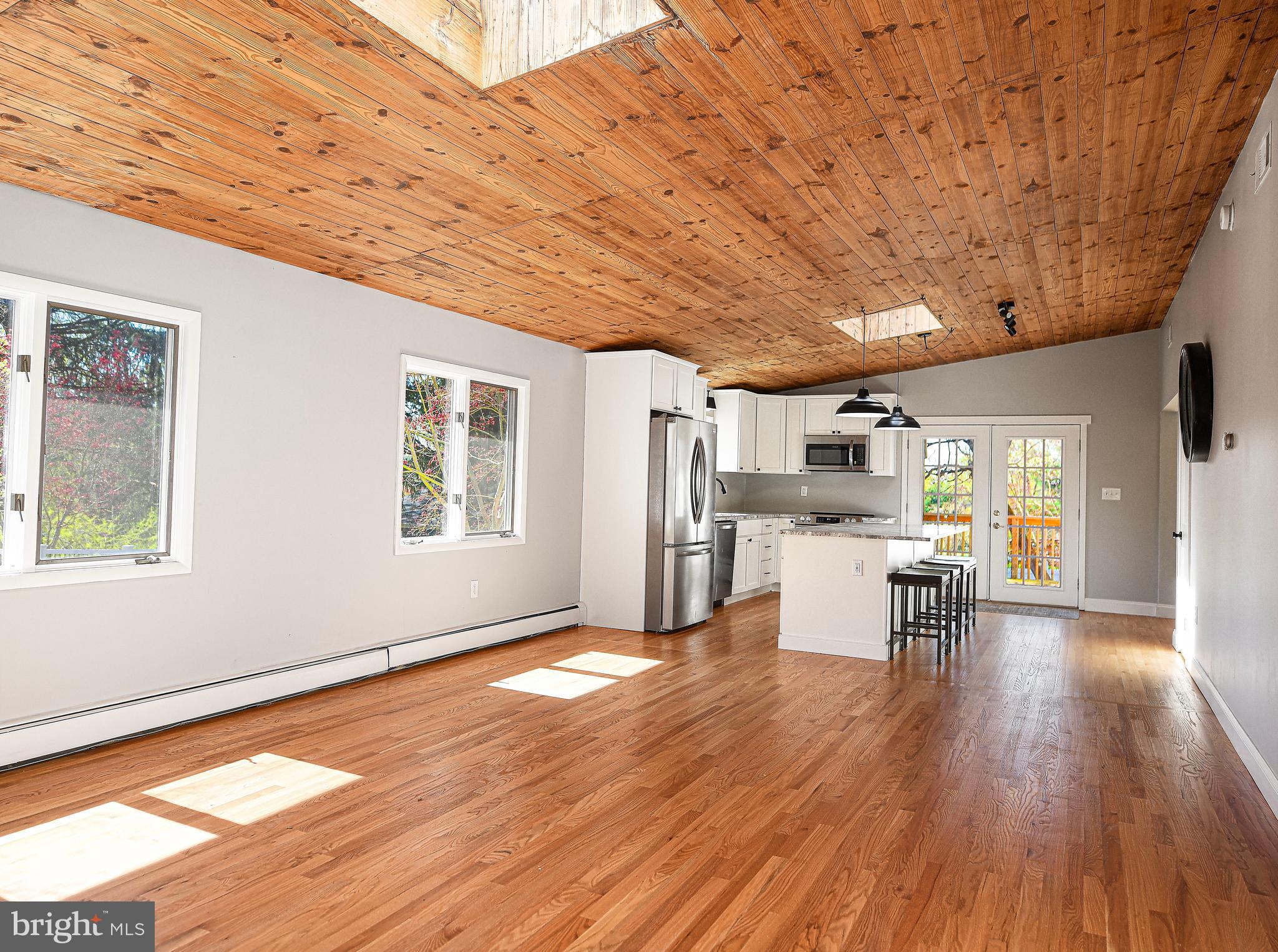 CHARLES MANOR - Residential