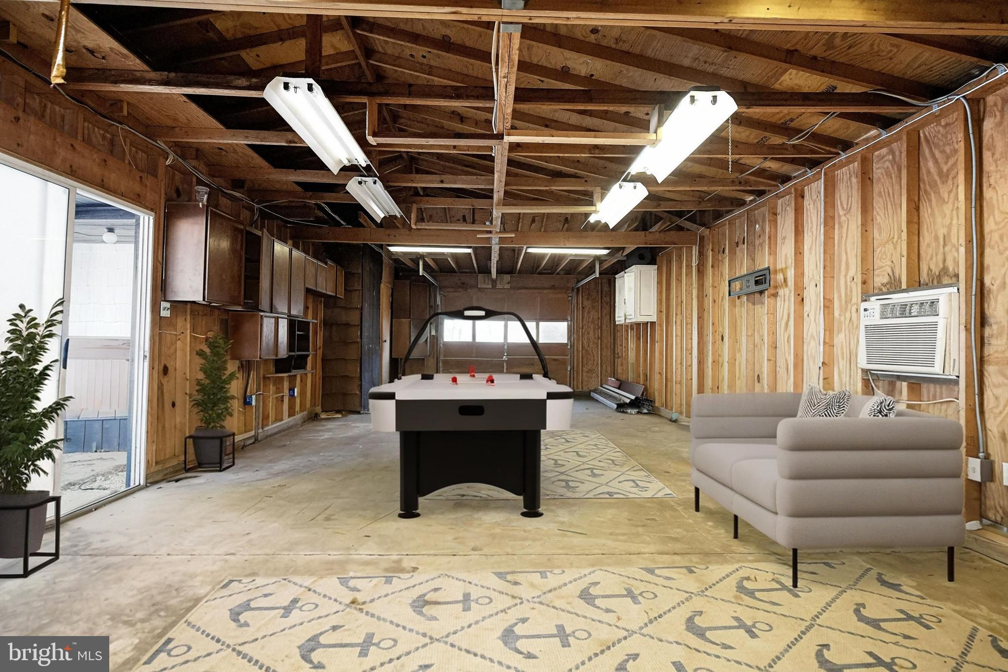 CHARLES MANOR - Residential