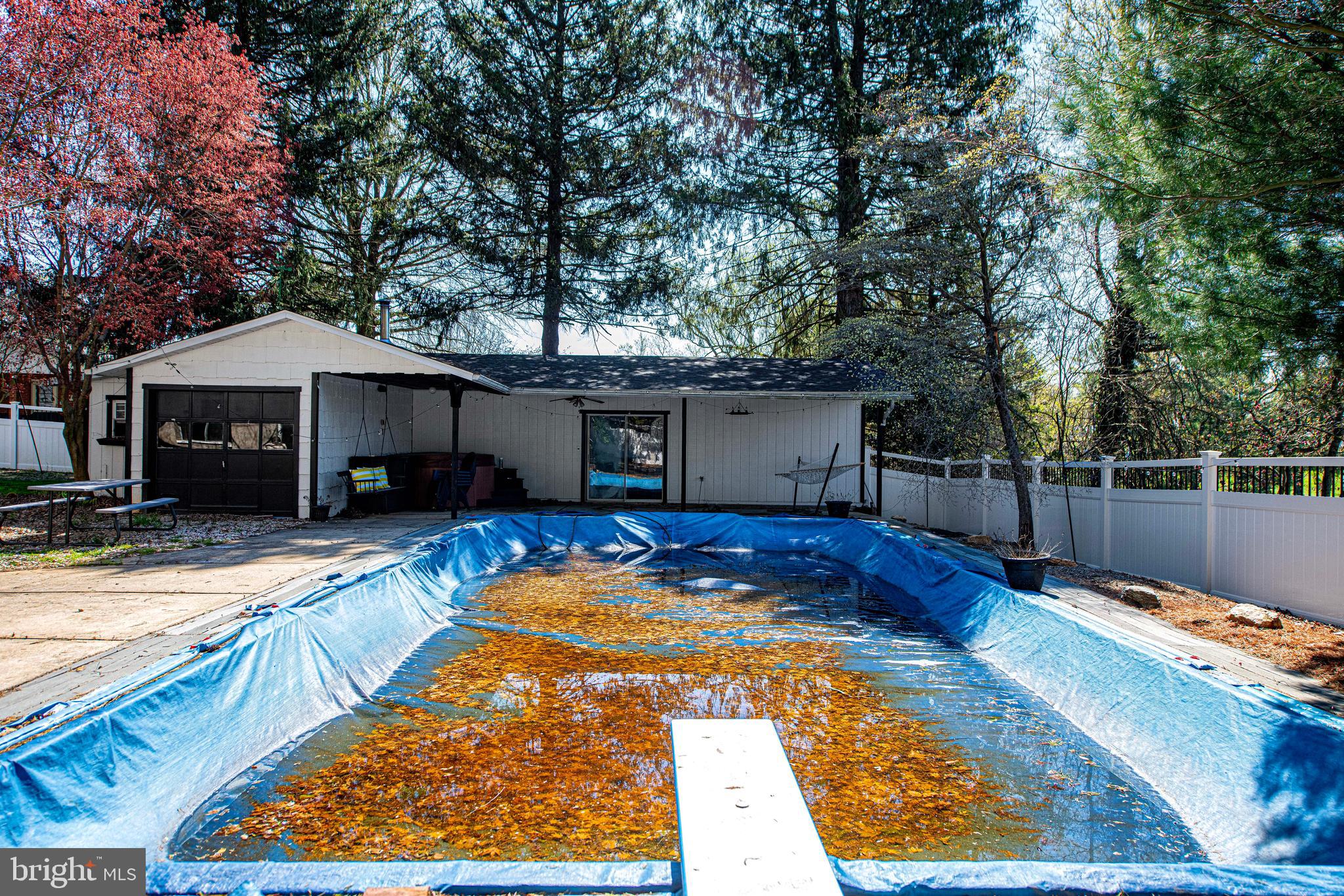 CHARLES MANOR - Residential