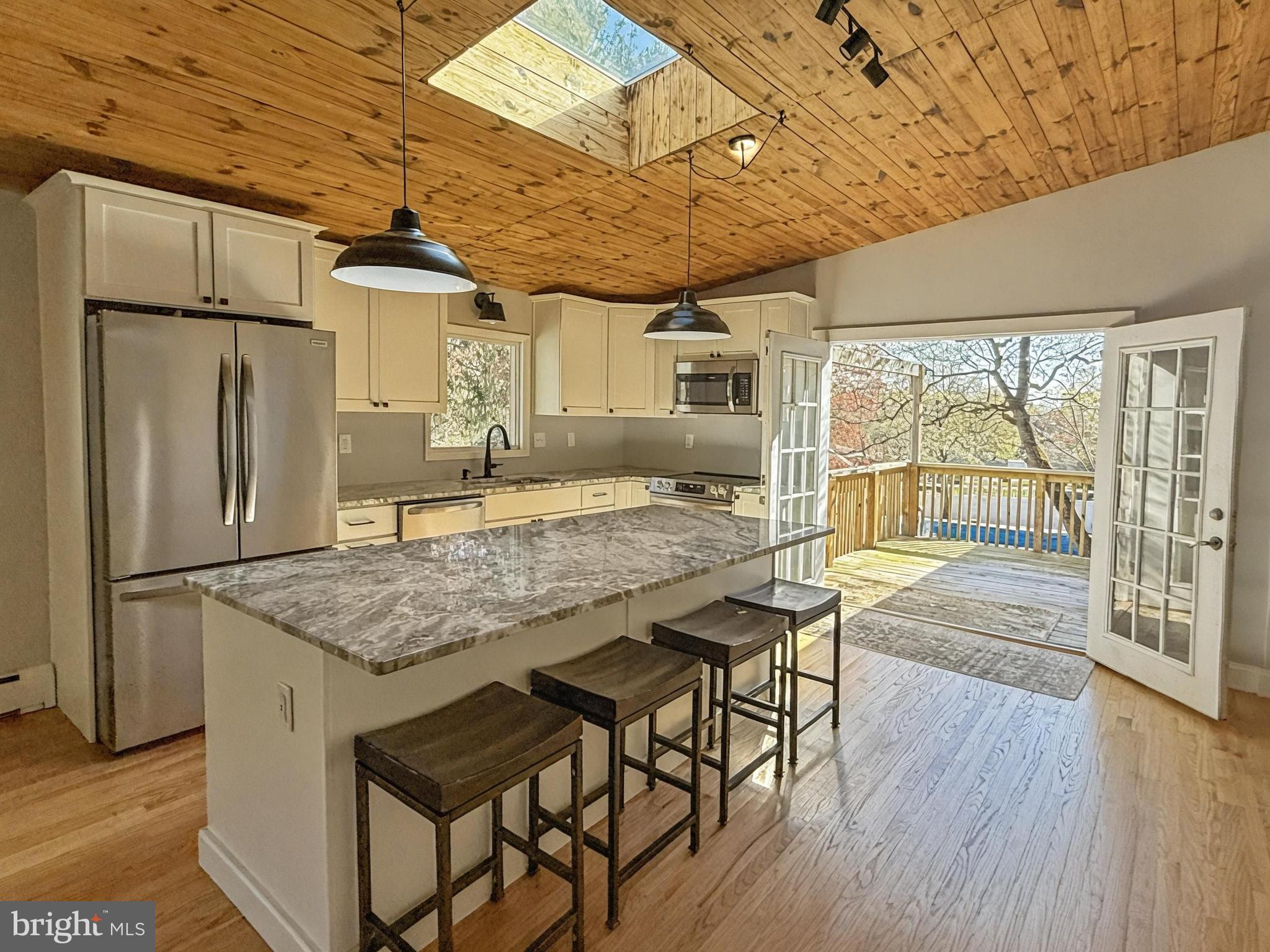 CHARLES MANOR - Residential