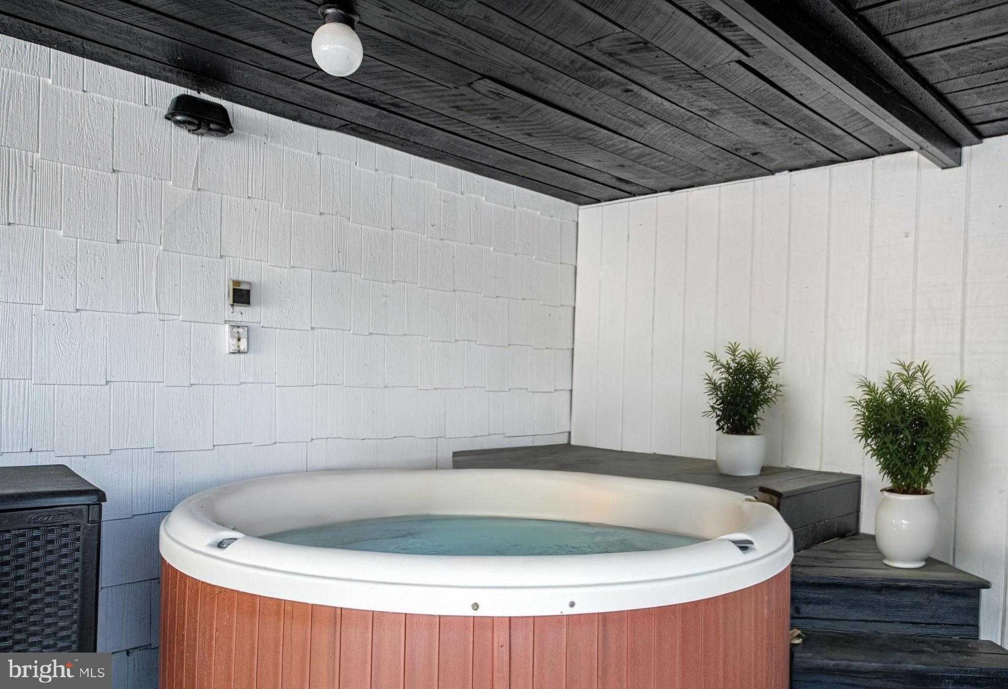 CHARLES MANOR - Residential