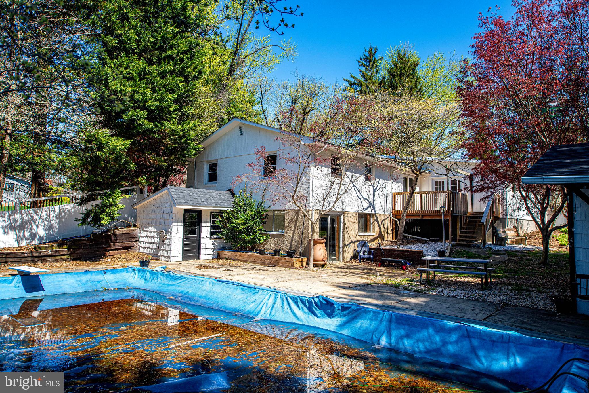 CHARLES MANOR - Residential