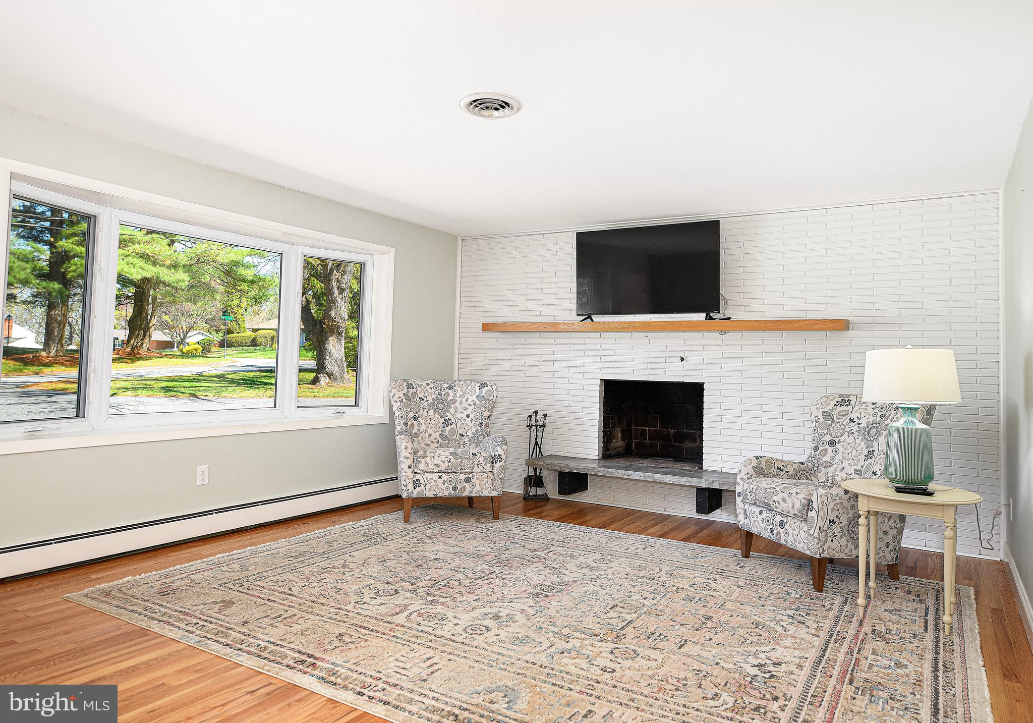 CHARLES MANOR - Residential