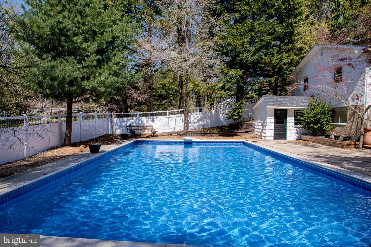 CHARLES MANOR - Residential