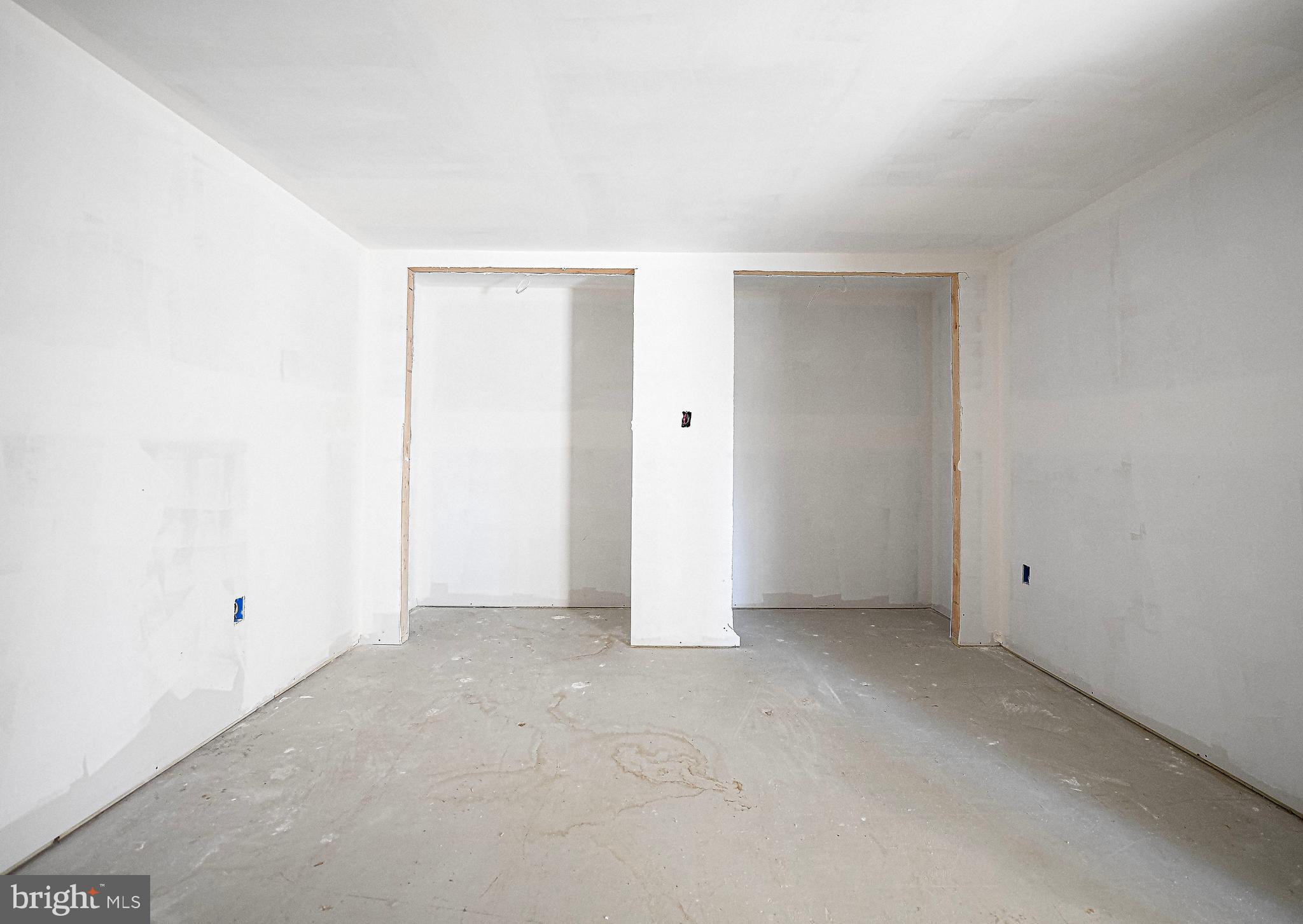 CHARLES MANOR - Residential