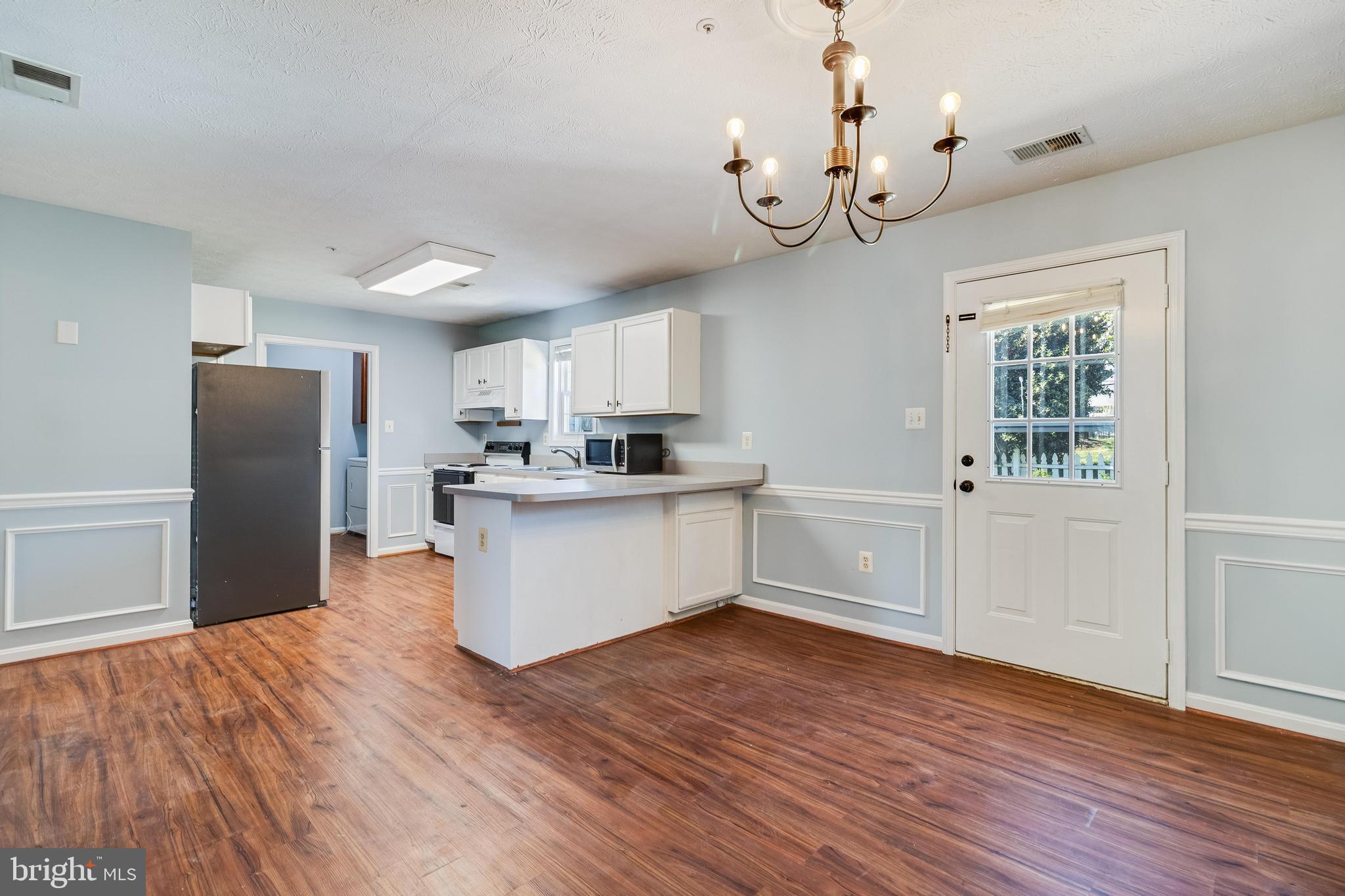 102 SPANISH MOSS DRIVE