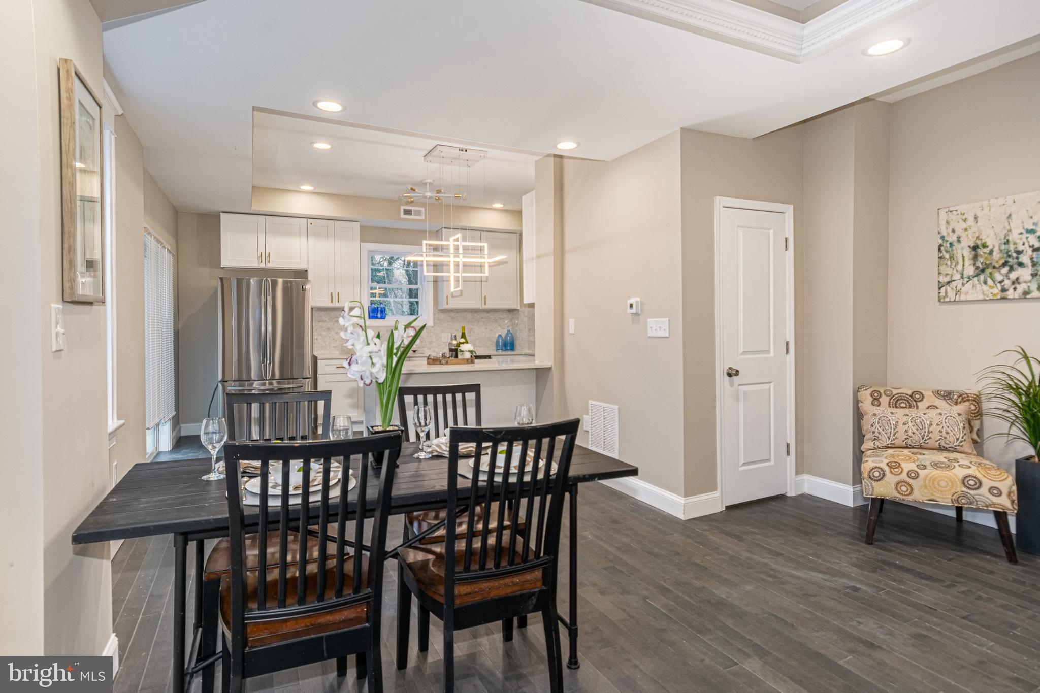 ROSEMONT EAST - Residential