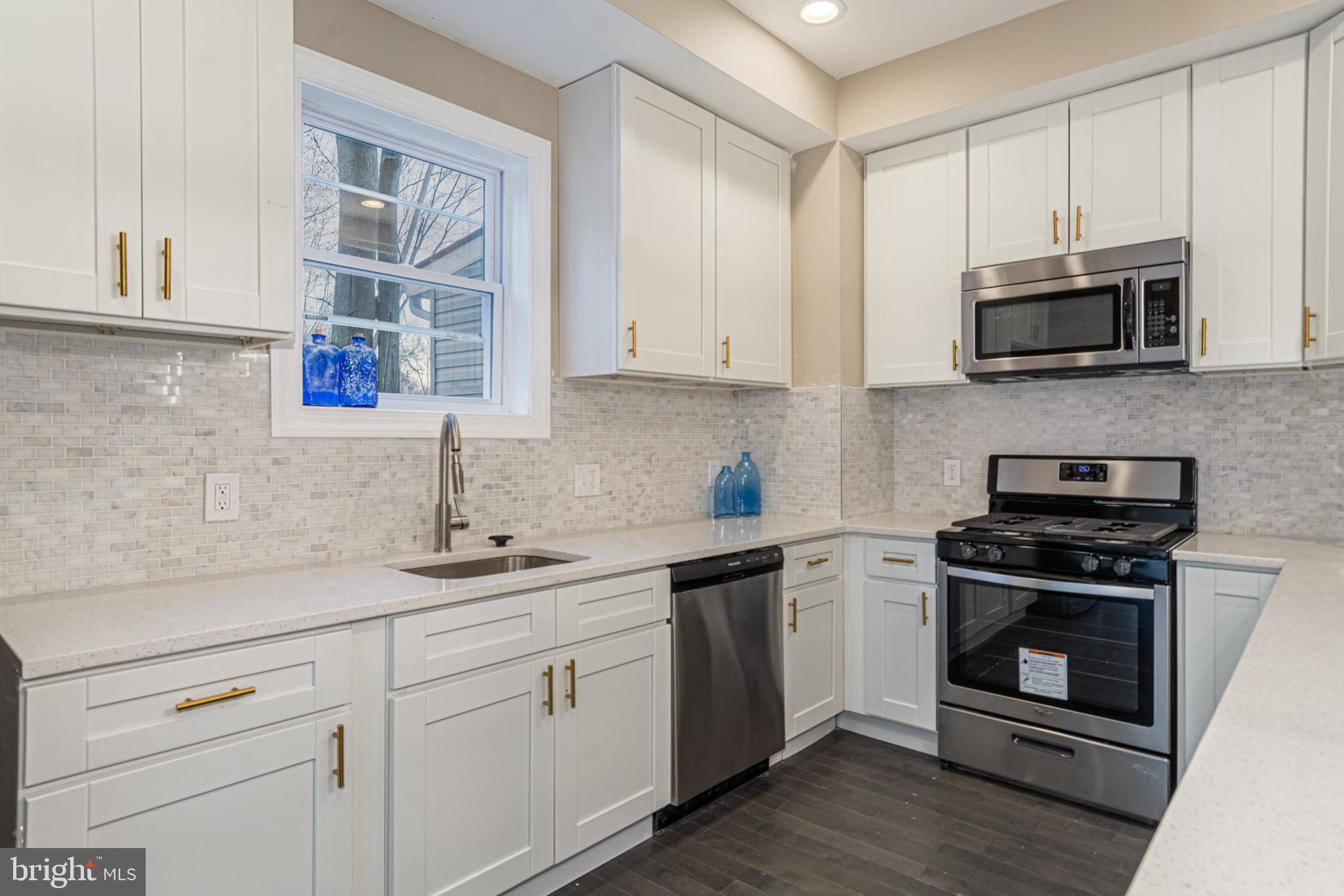 ROSEMONT EAST - Residential