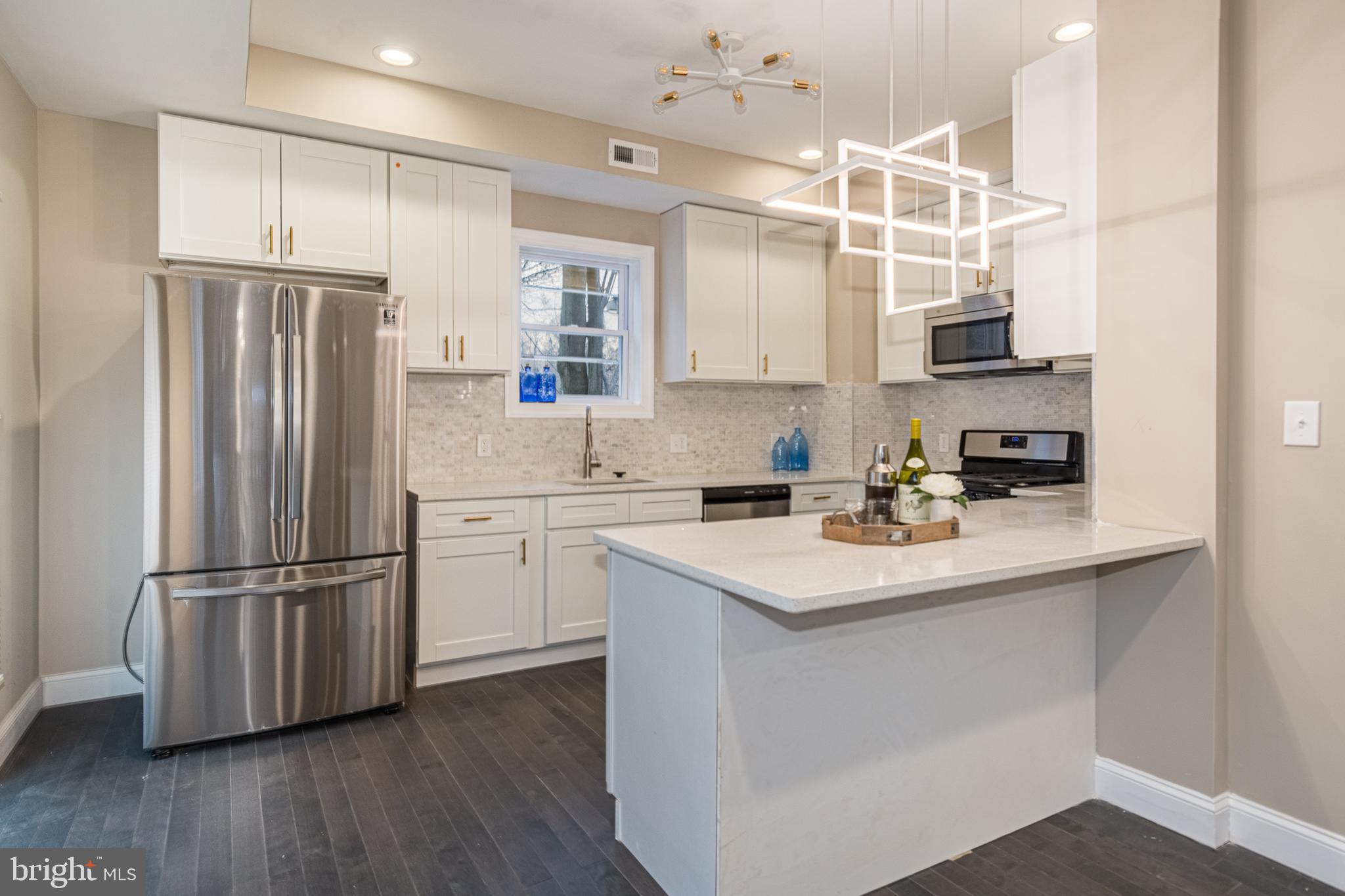 ROSEMONT EAST - Residential