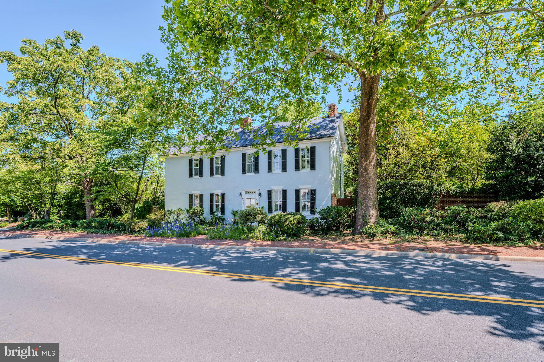 208 EDWARDS FERRY ROAD NE