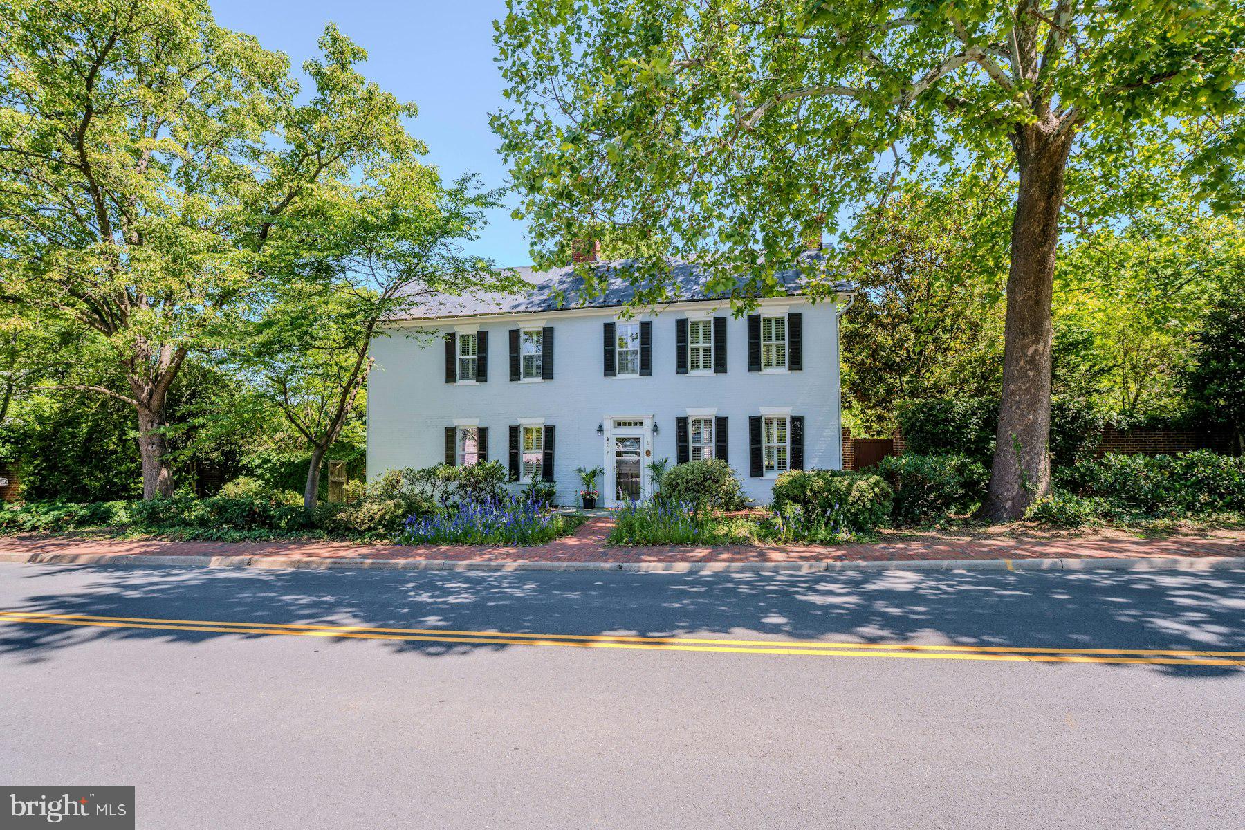 208 EDWARDS FERRY ROAD NE