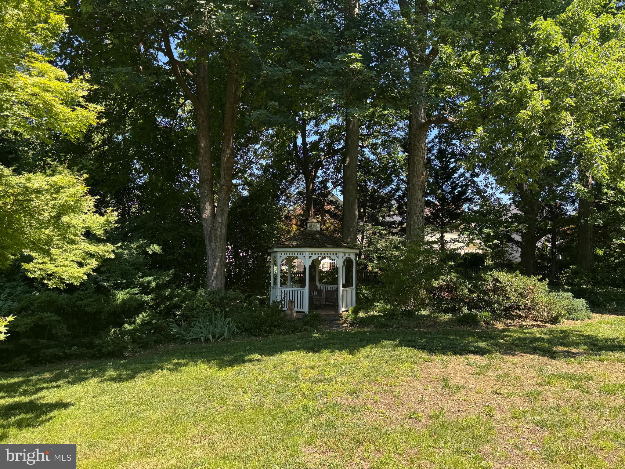 208 EDWARDS FERRY ROAD NE
