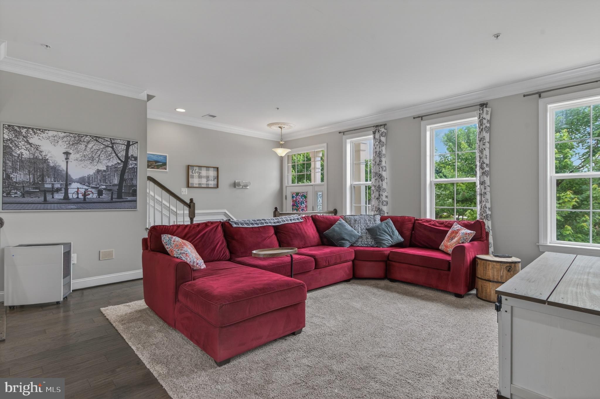 1211 SHENANDOAH SQUARE N