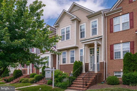 Townhouse For Sale - 1211 Shenandoah Square<br/> Frederick County, BRUNSWICK, MD 21716