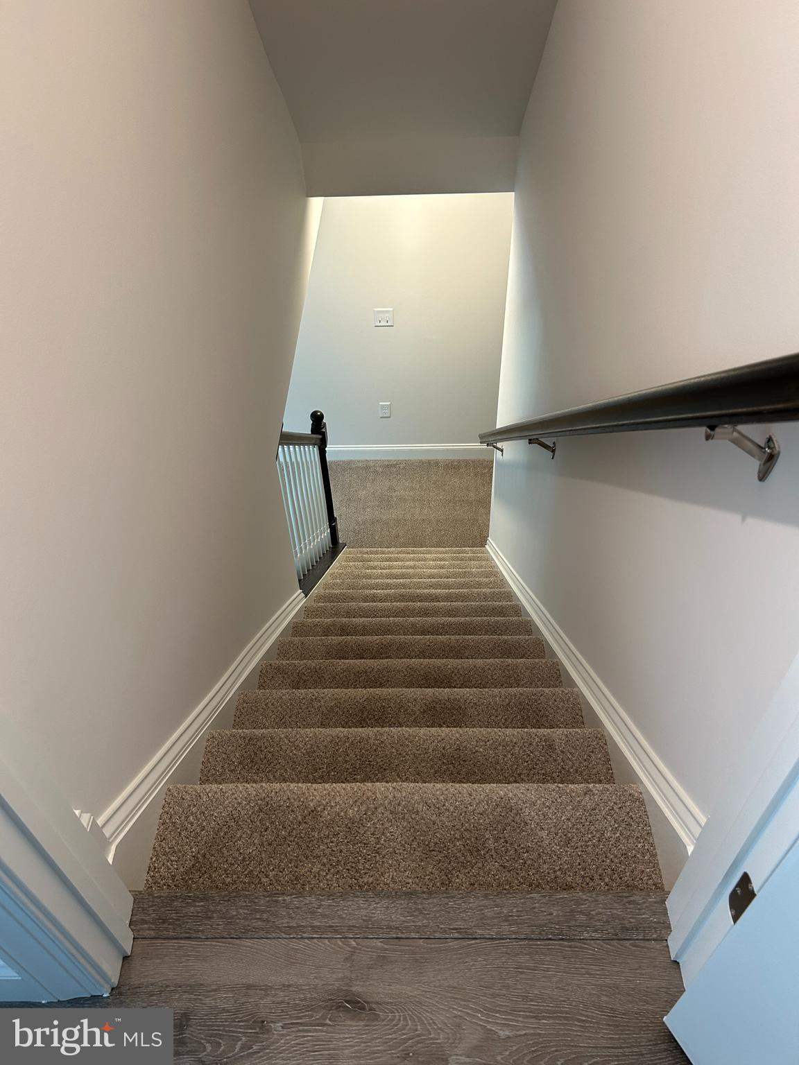 WOODLAND HILLS - Residential