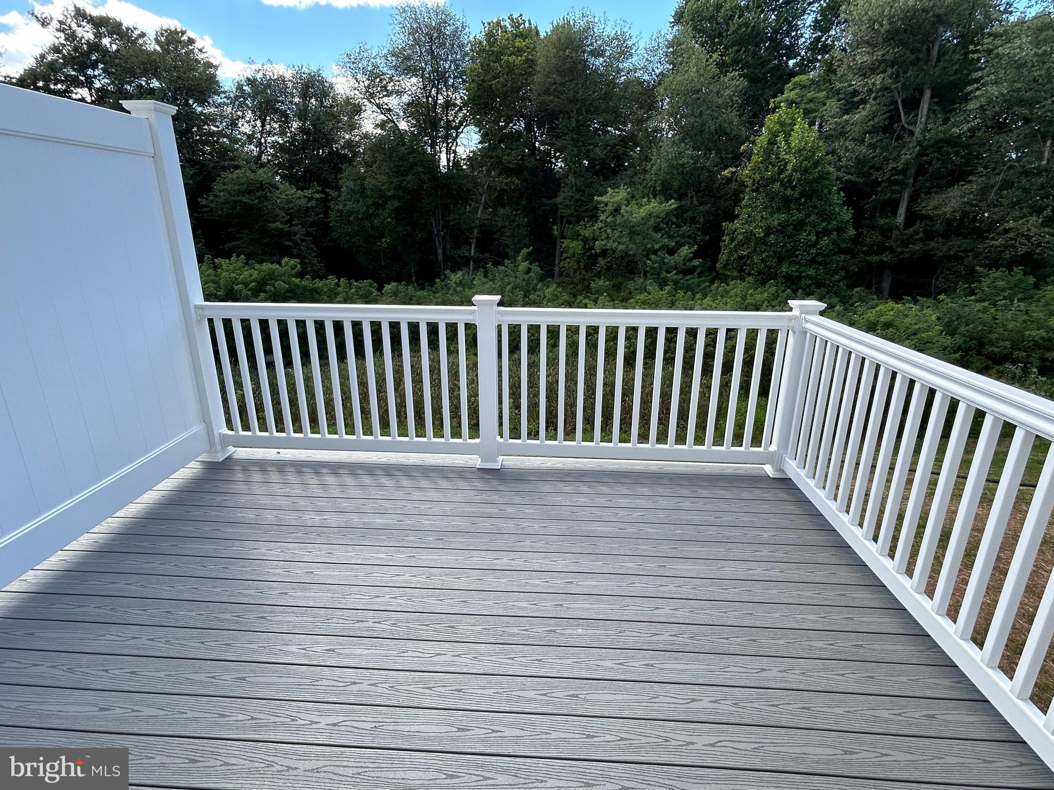 WOODLAND HILLS - Residential