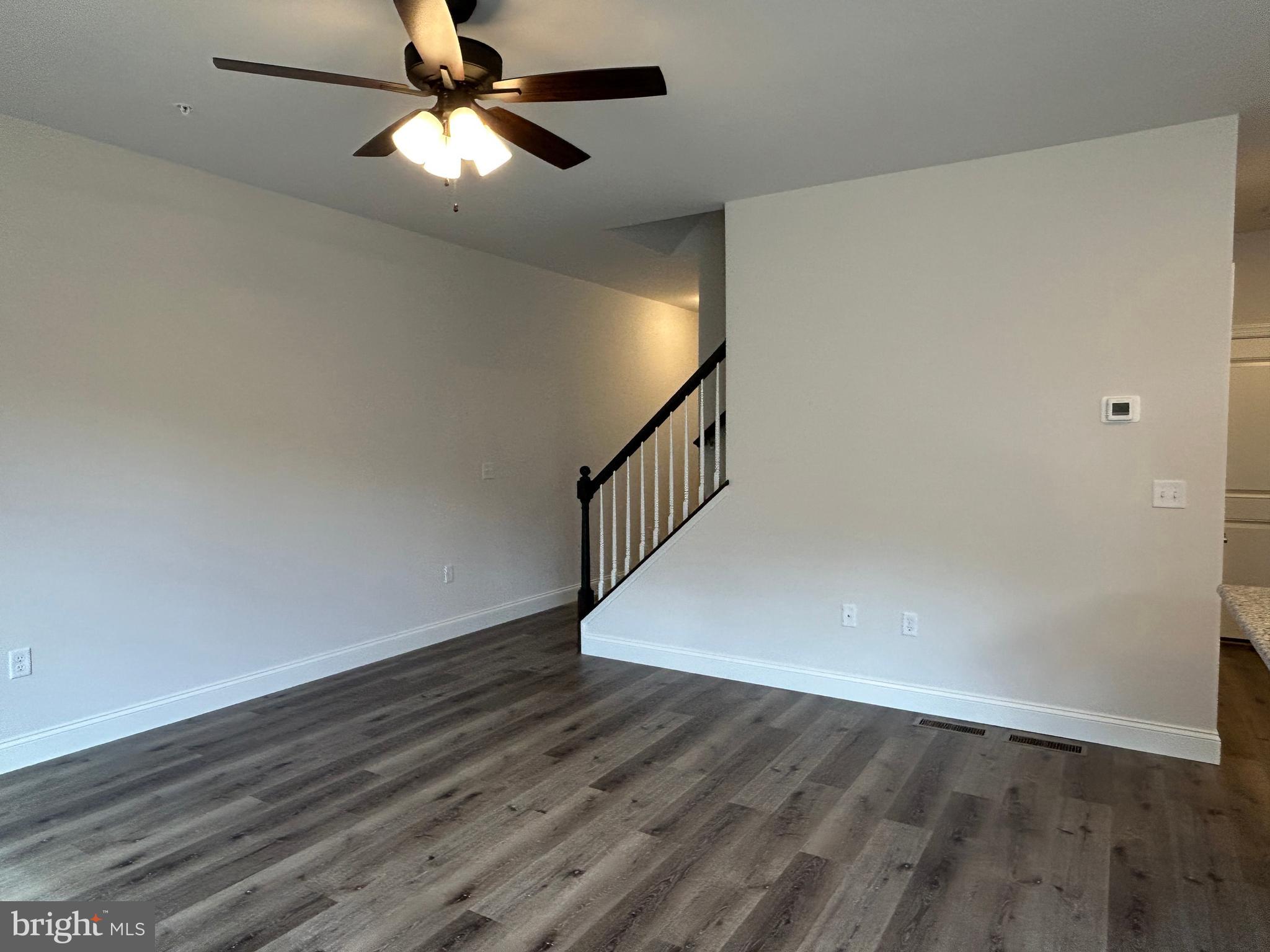 WOODLAND HILLS - Residential