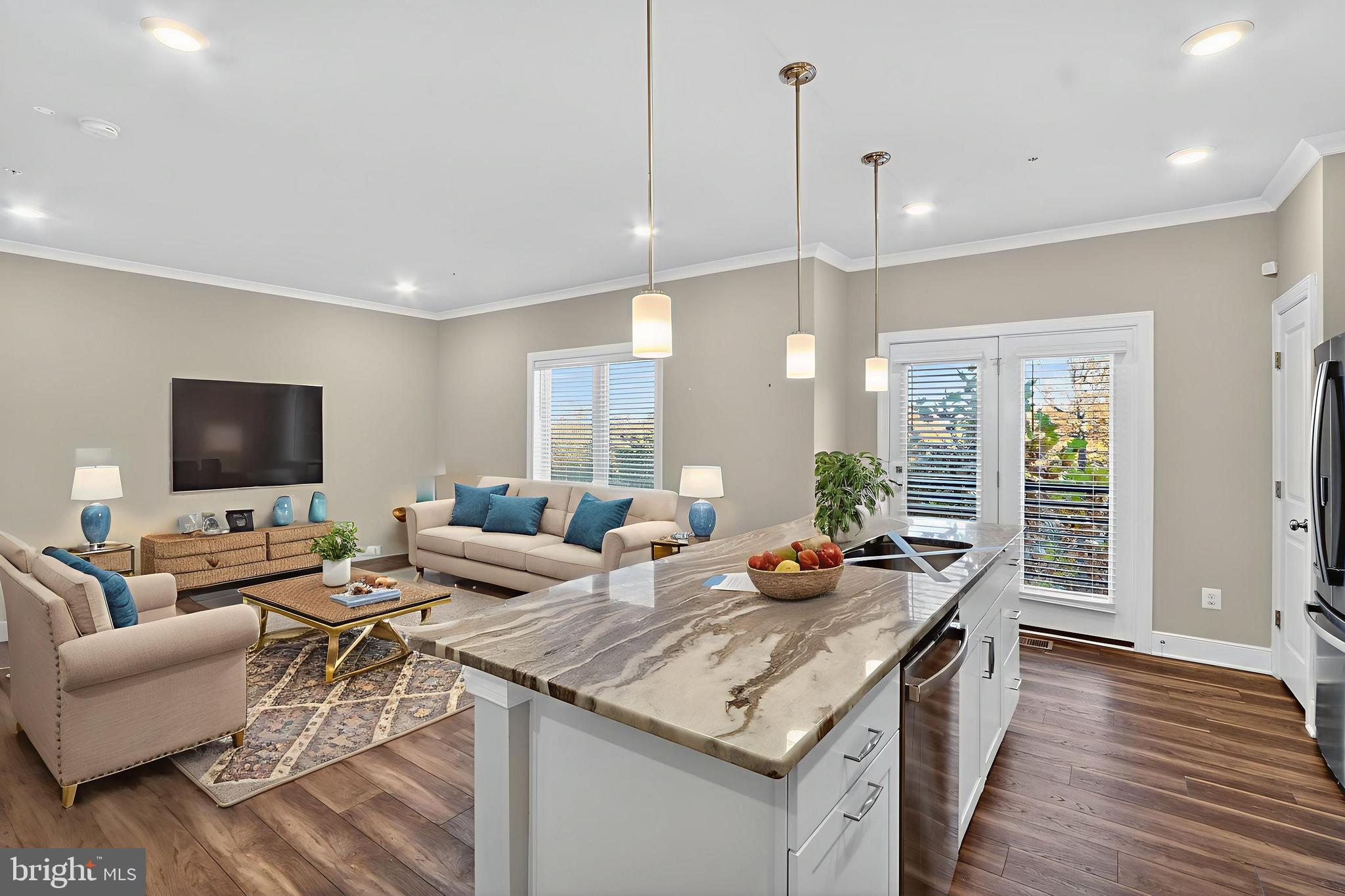 1322 RAIL STOP DRIVE