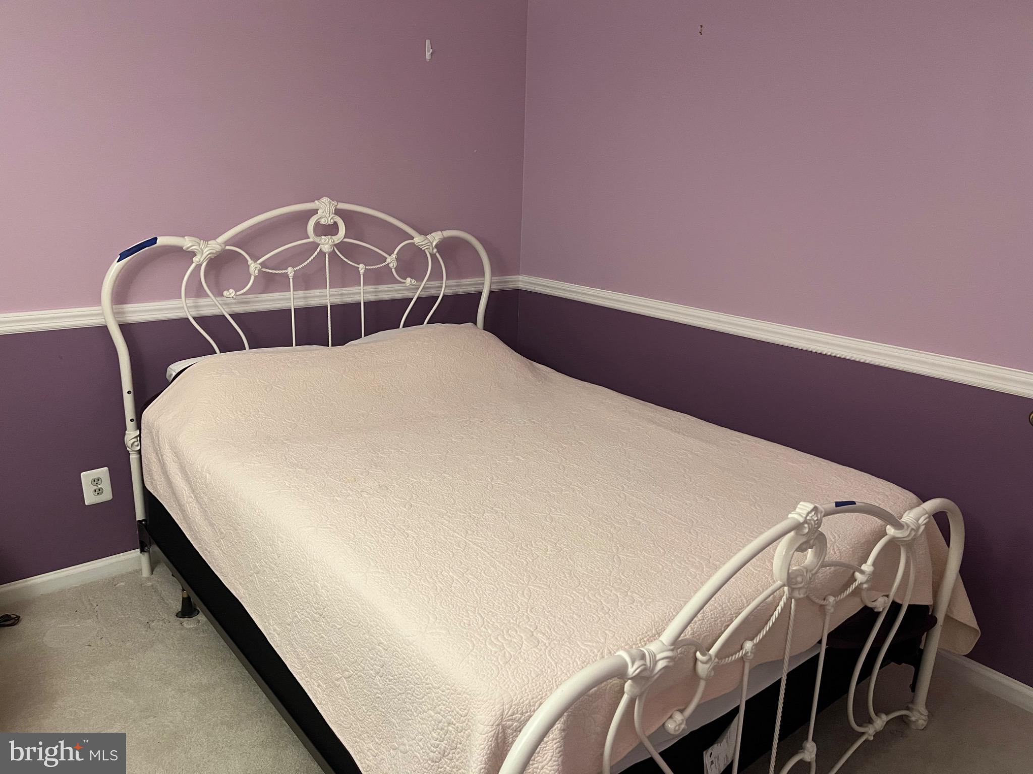 COUNTRY DOWNS - Residential