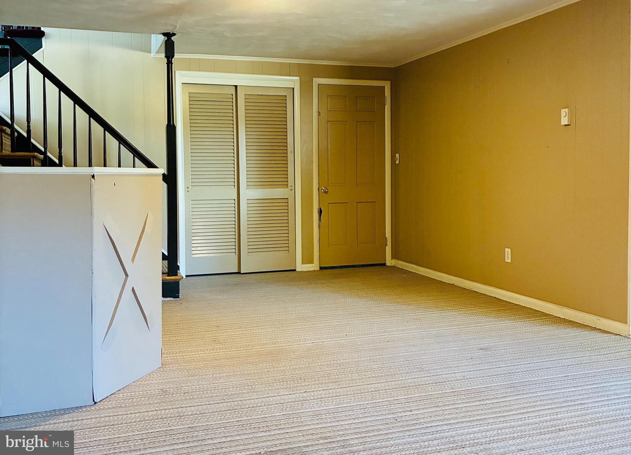 COUNTRY DOWNS - Residential