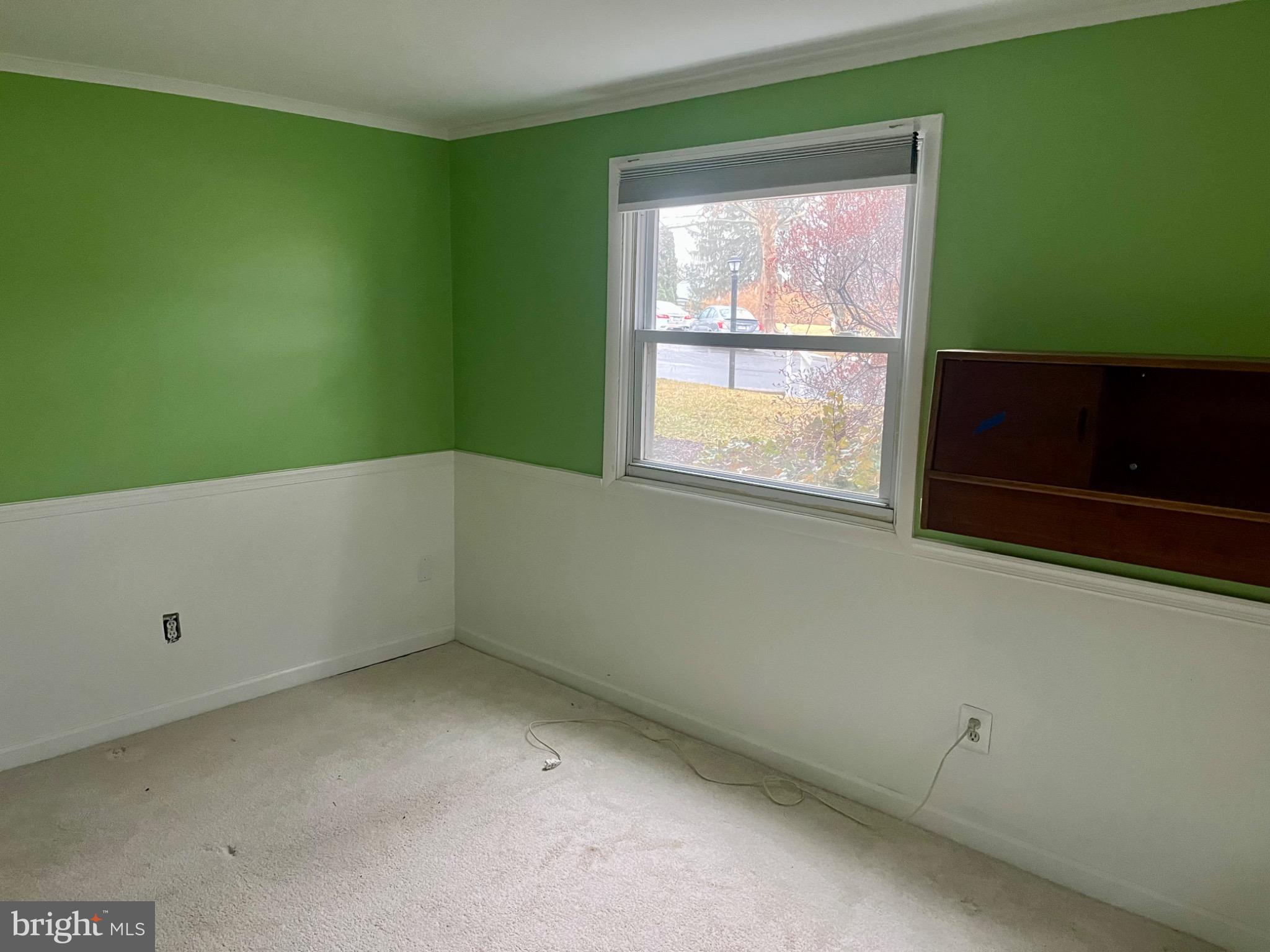 COUNTRY DOWNS - Residential