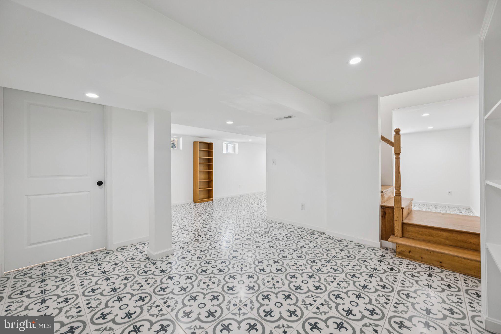 SILVER ROCK - Residential Lease