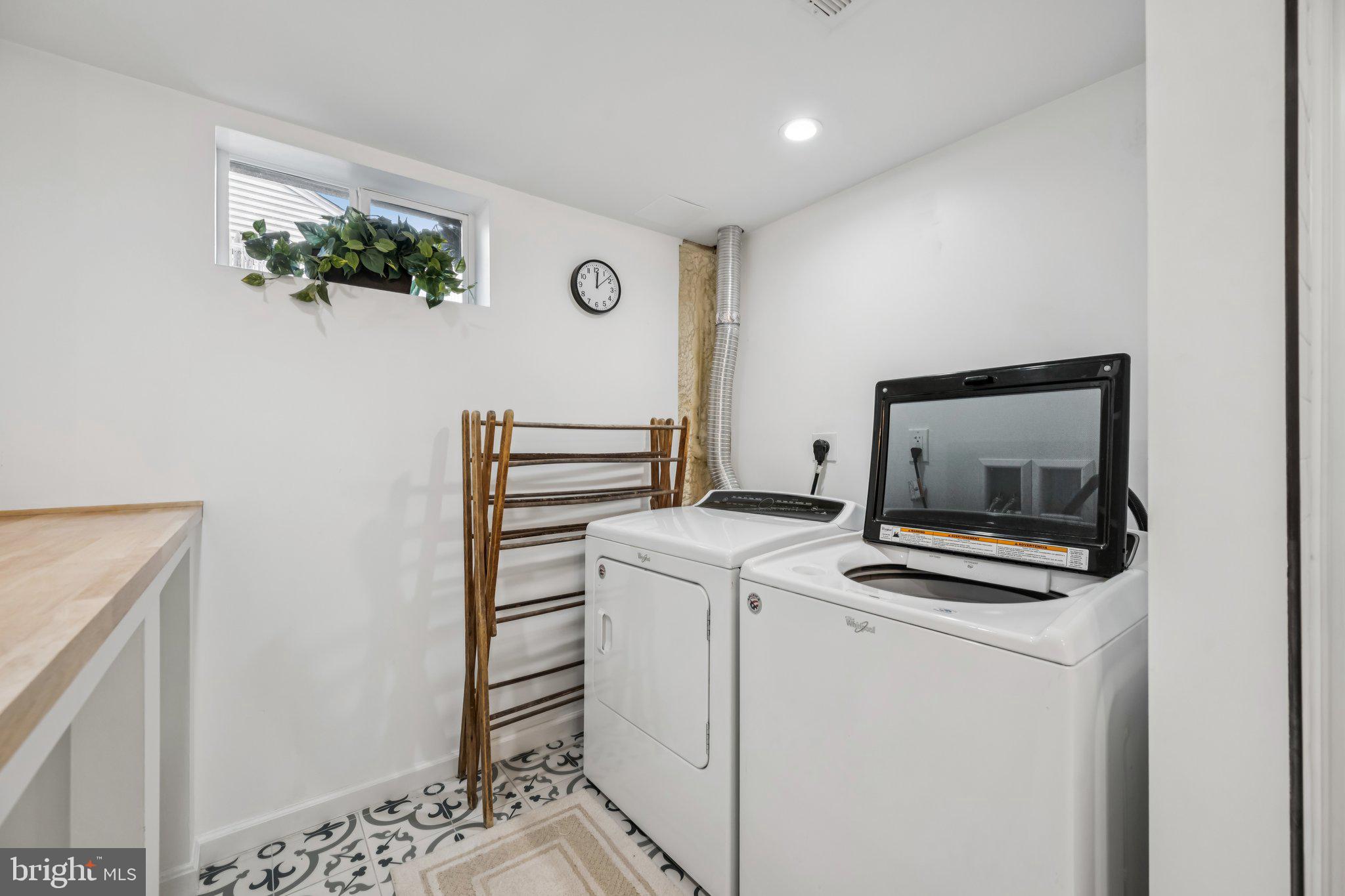 SILVER ROCK - Residential Lease