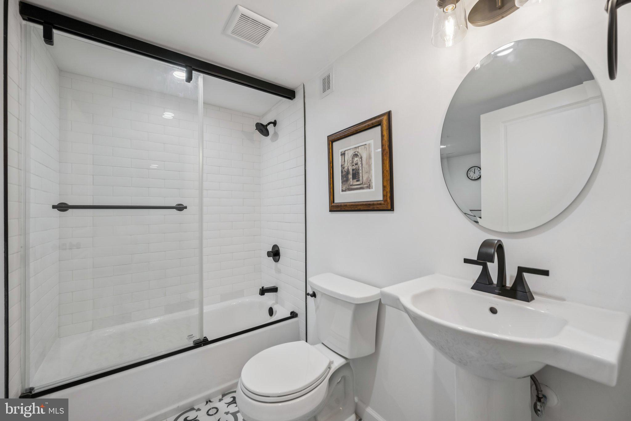 SILVER ROCK - Residential Lease