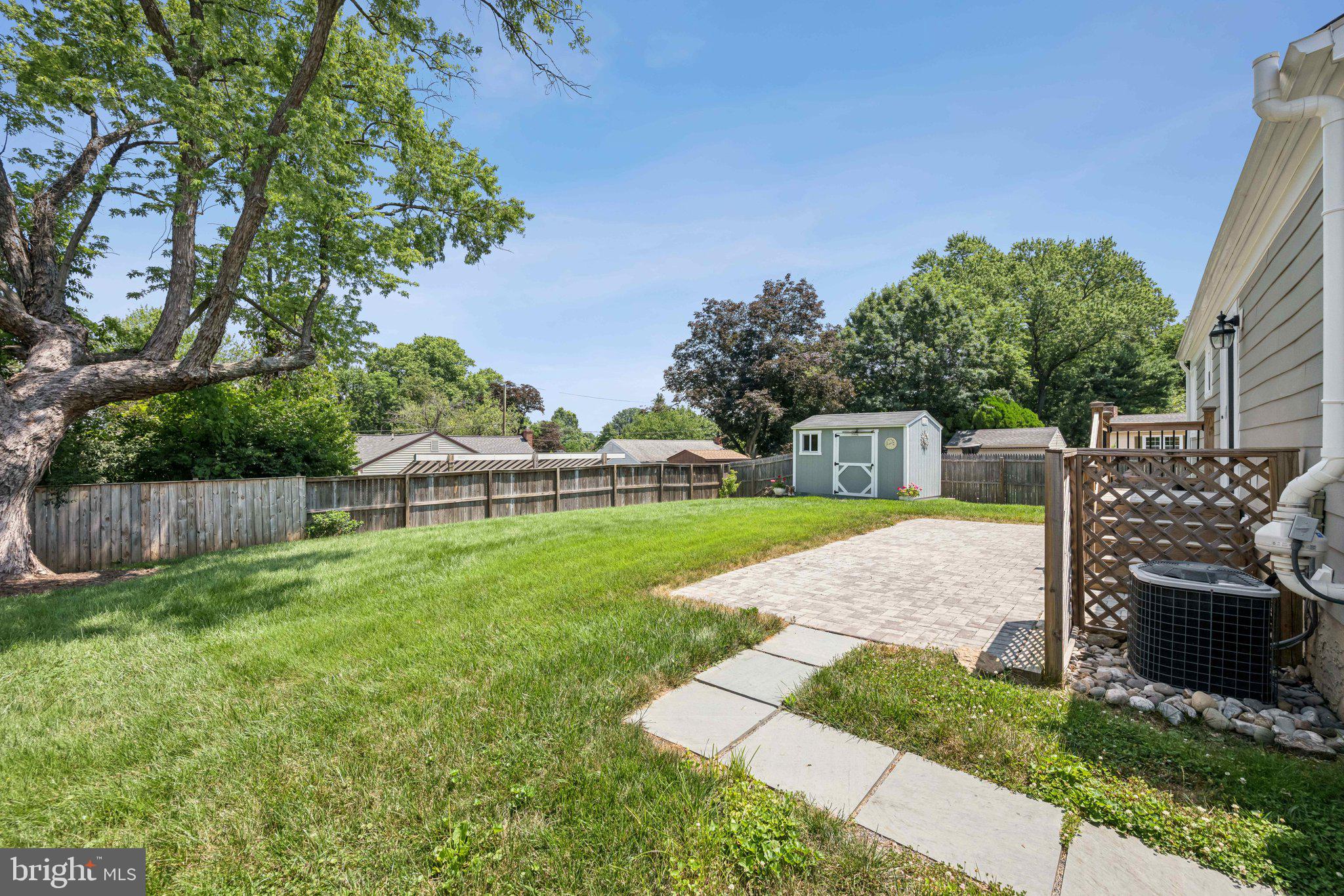 SILVER ROCK - Residential Lease