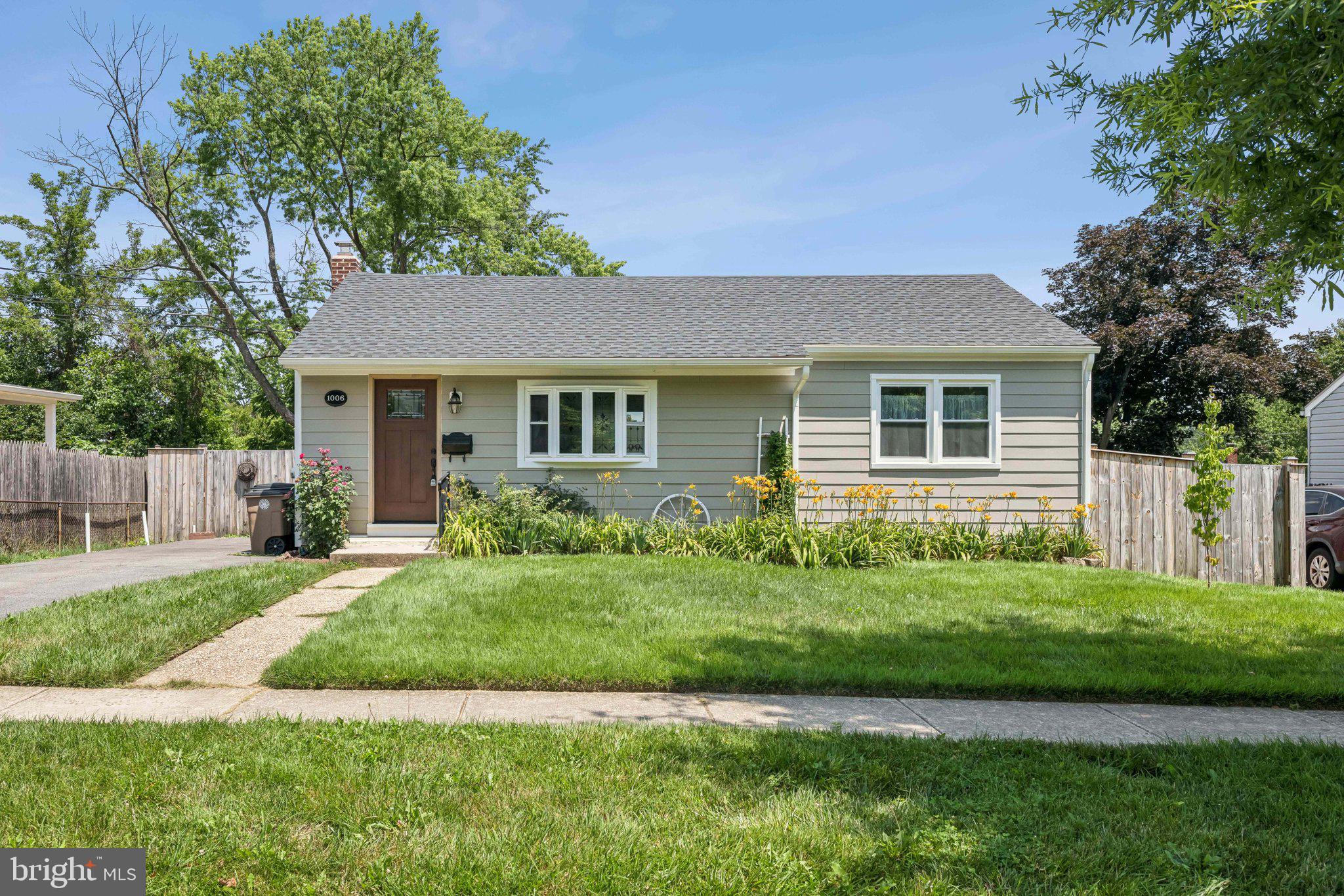 SILVER ROCK - Residential Lease