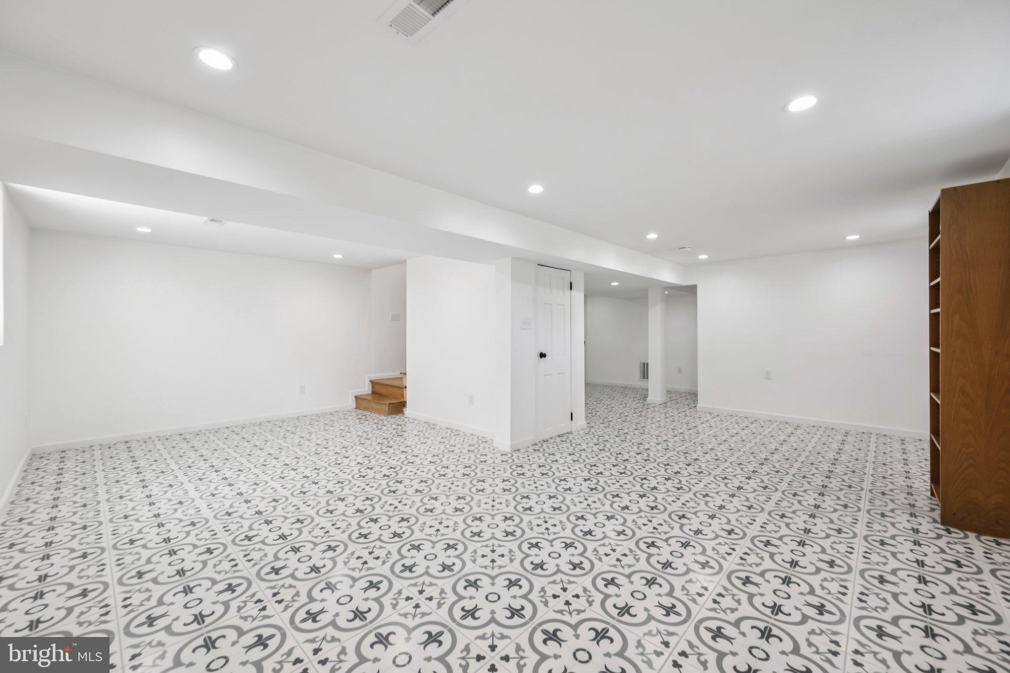 SILVER ROCK - Residential Lease