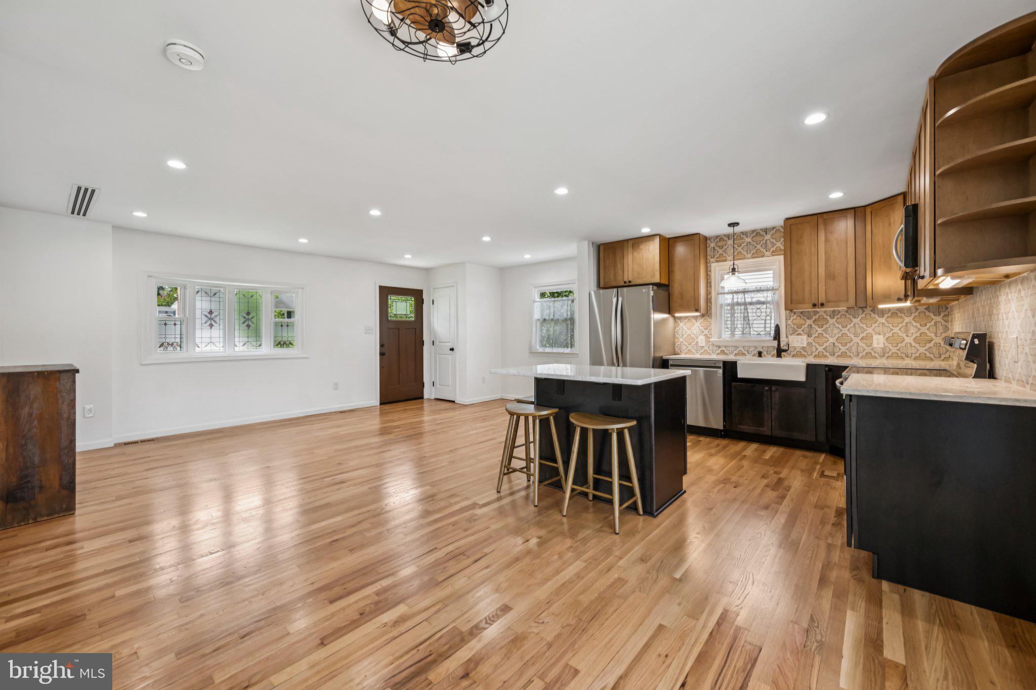 SILVER ROCK - Residential Lease