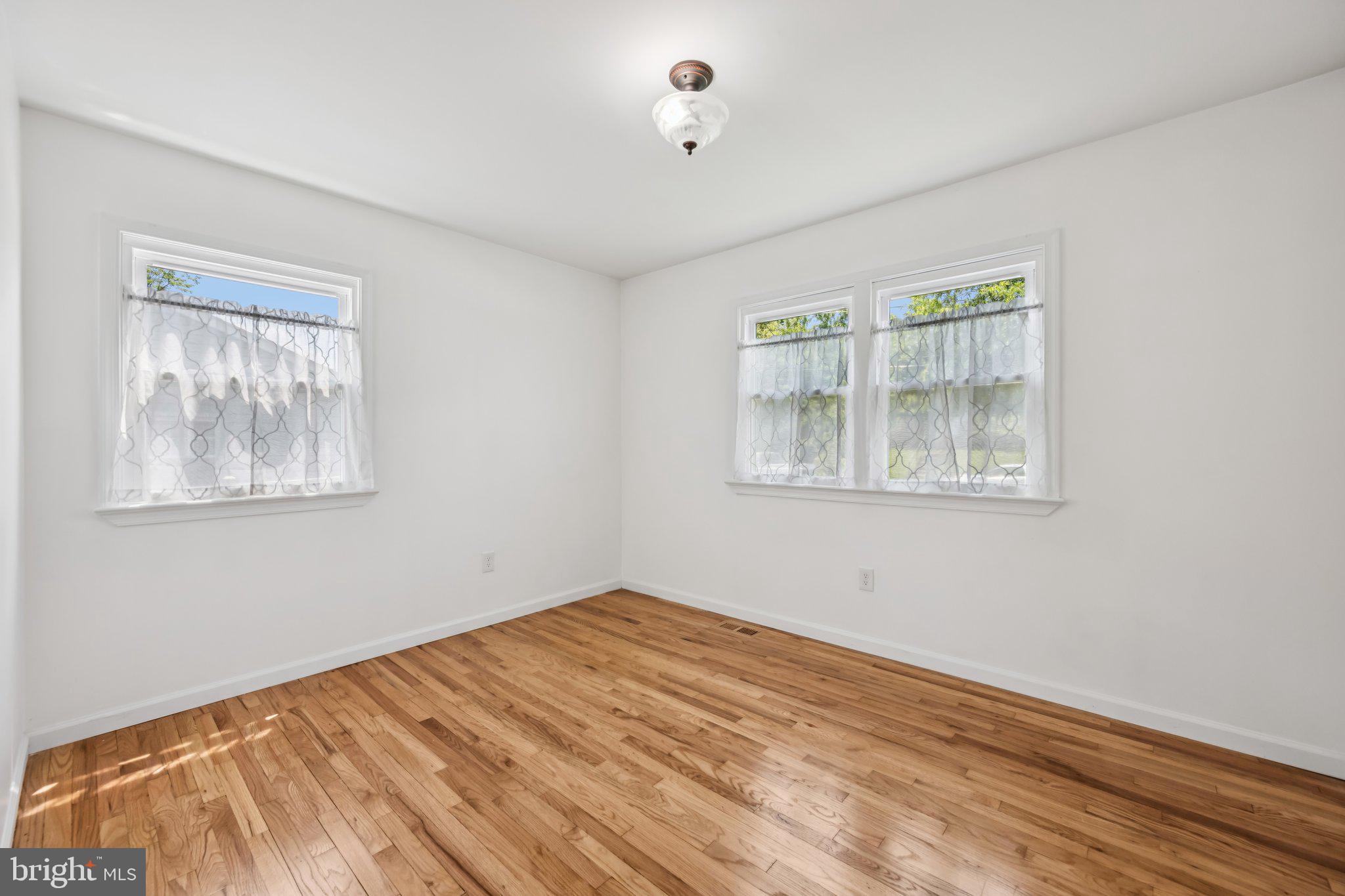 SILVER ROCK - Residential Lease