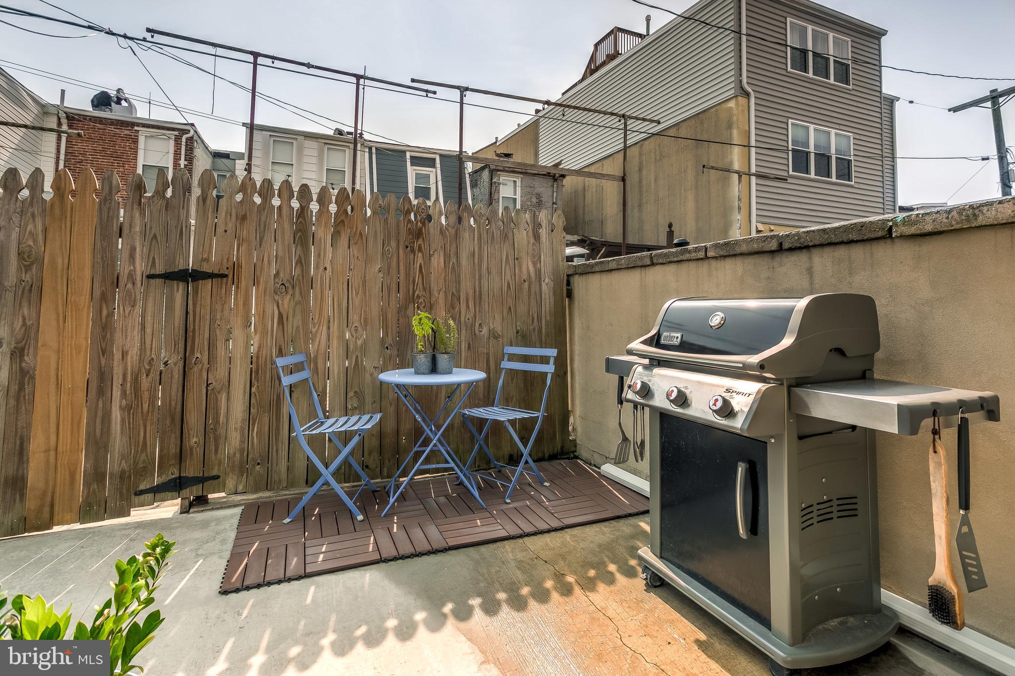 LOCUST POINT - Residential