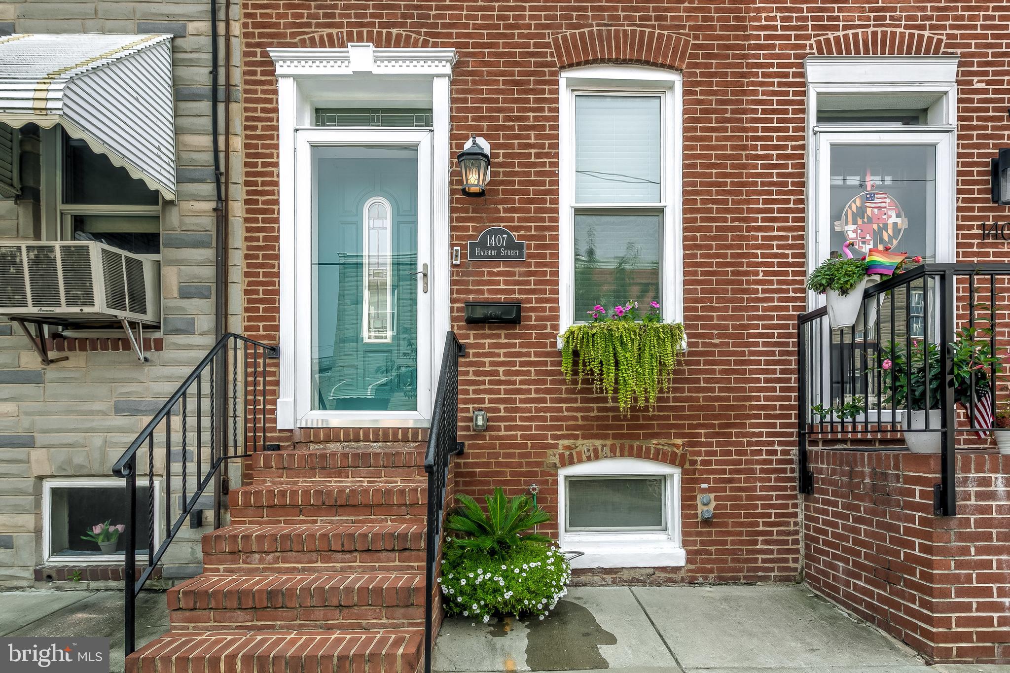 LOCUST POINT - Residential