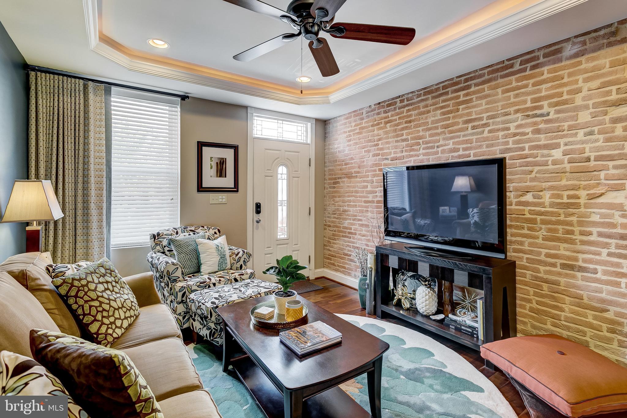 LOCUST POINT - Residential