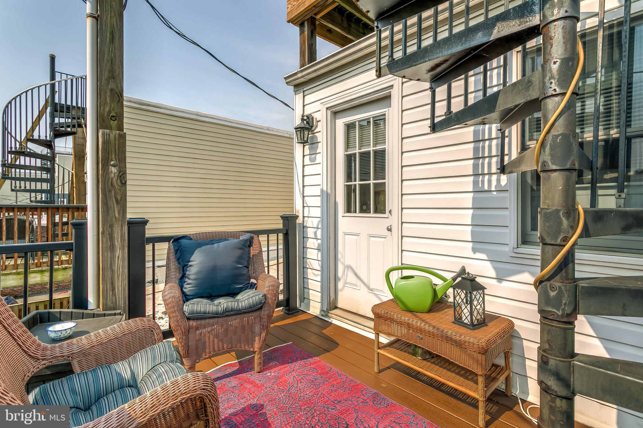 LOCUST POINT - Residential