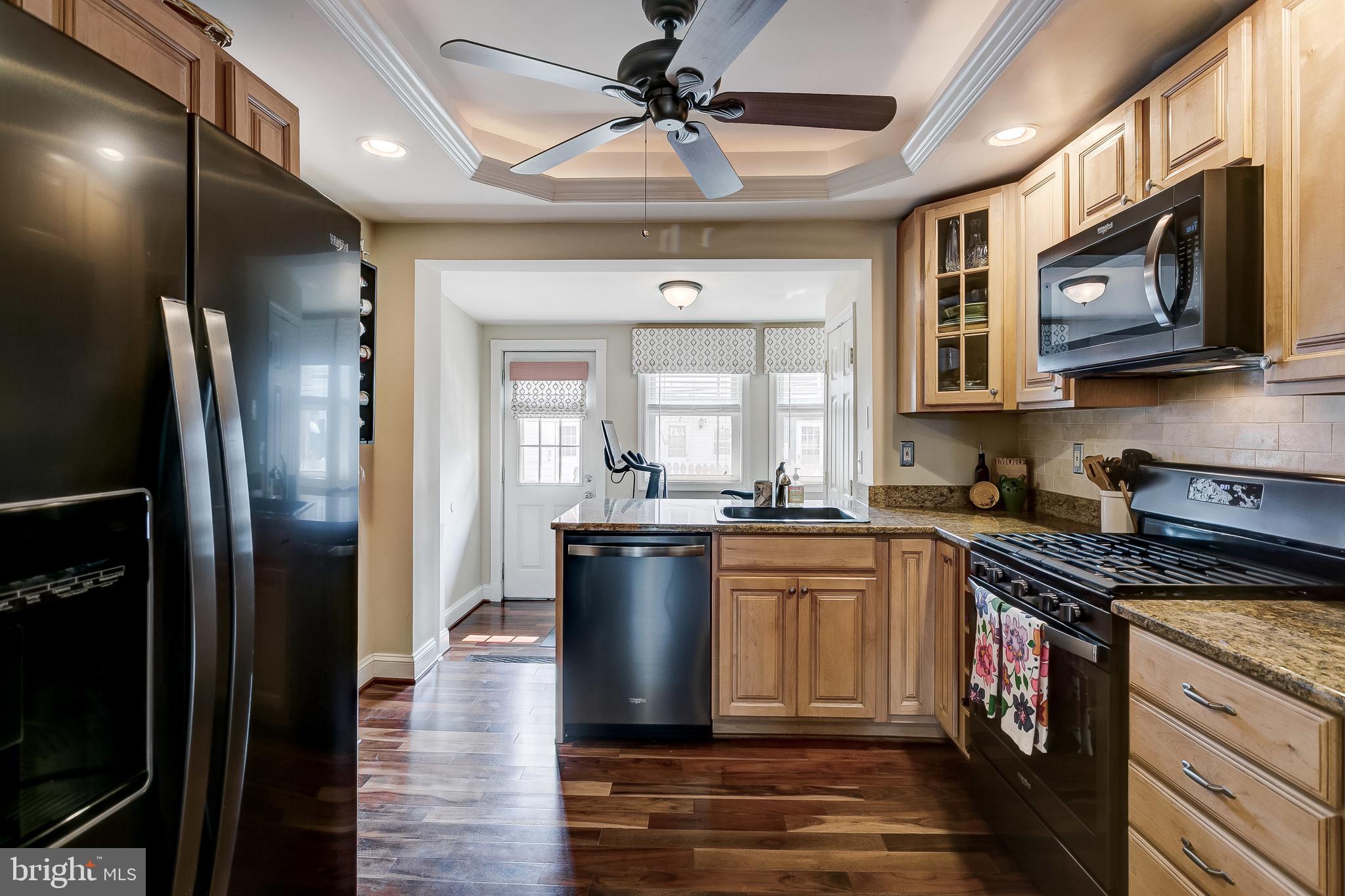 LOCUST POINT - Residential